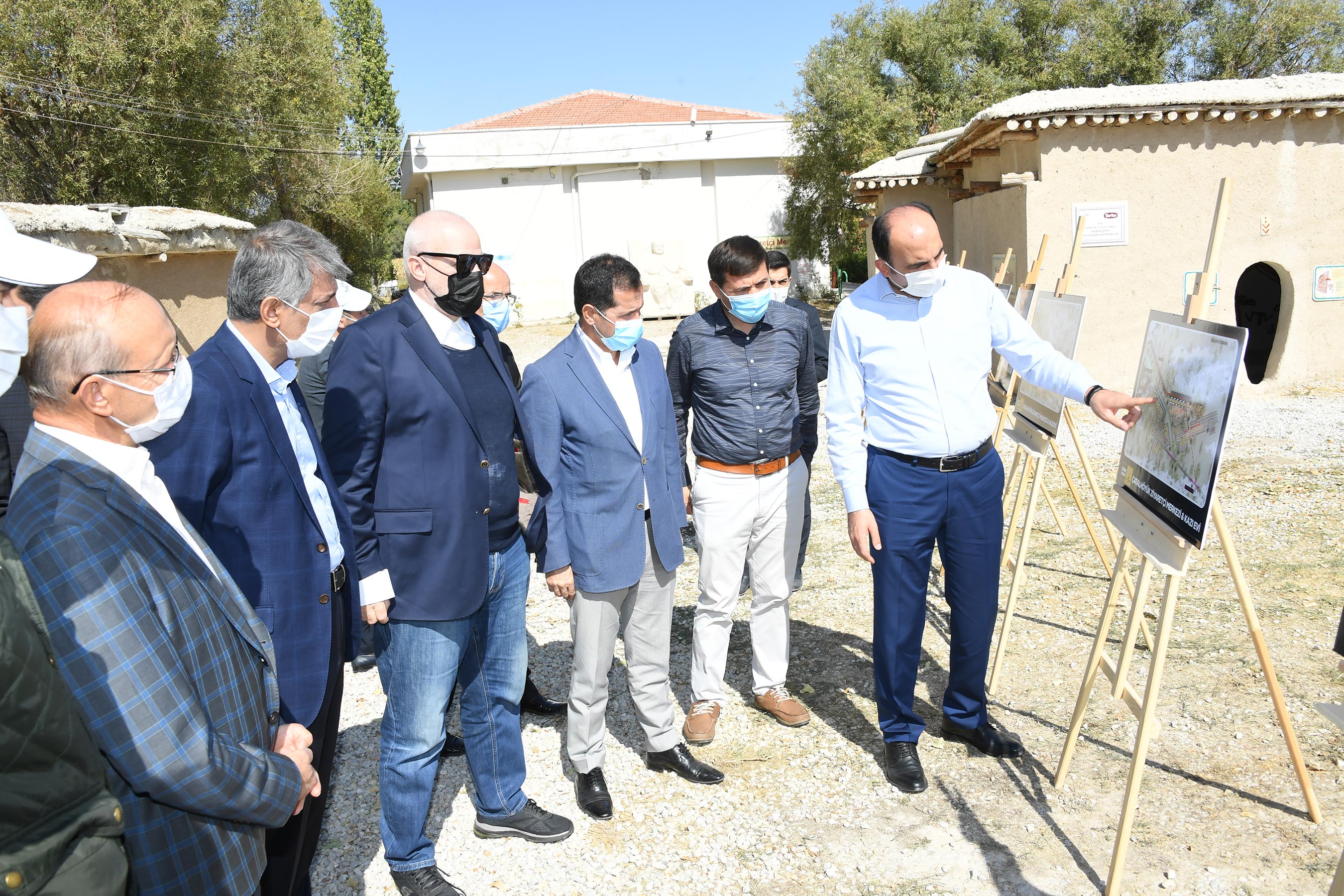 Bakan Yardımcısı Alpaslan ve Başkan Altay Tarihi Alanları İnceledi