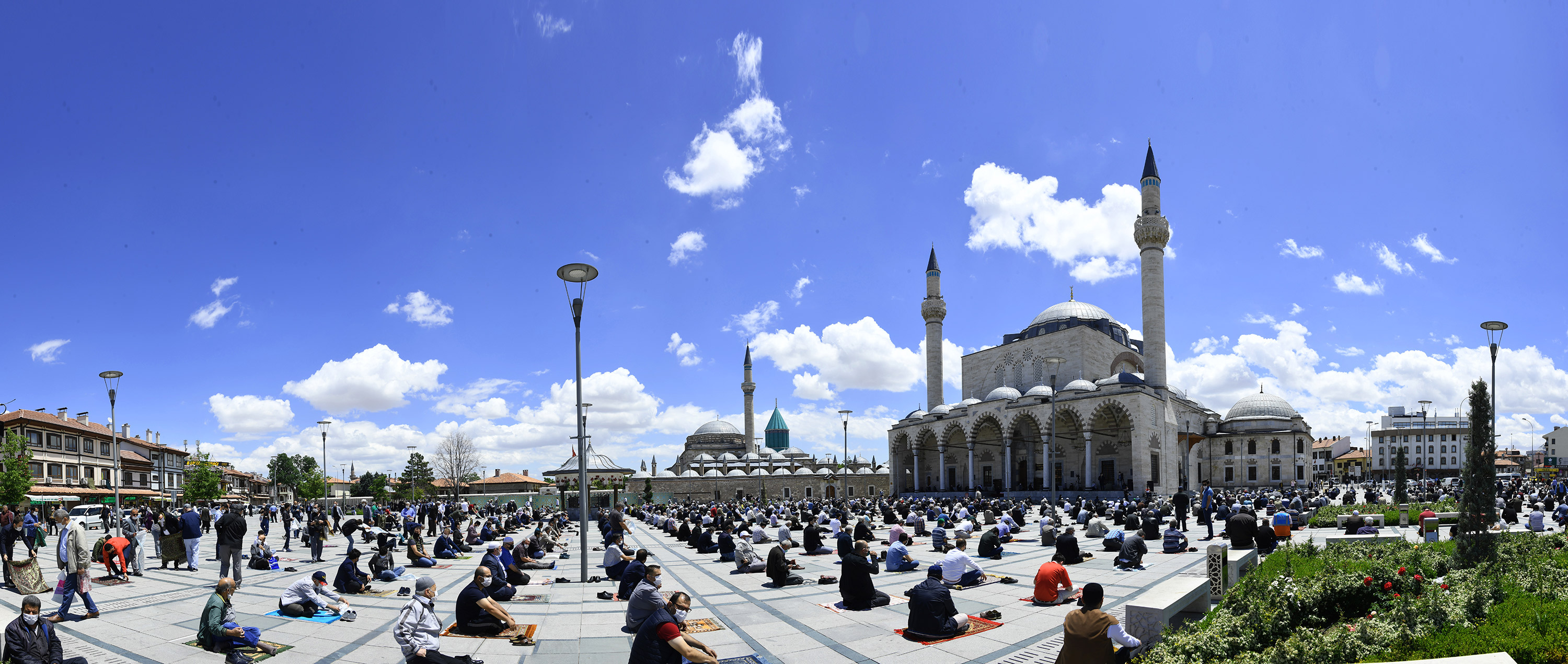 Konya'da Cuma Namazı İle İkinci Bayram Yaşandı