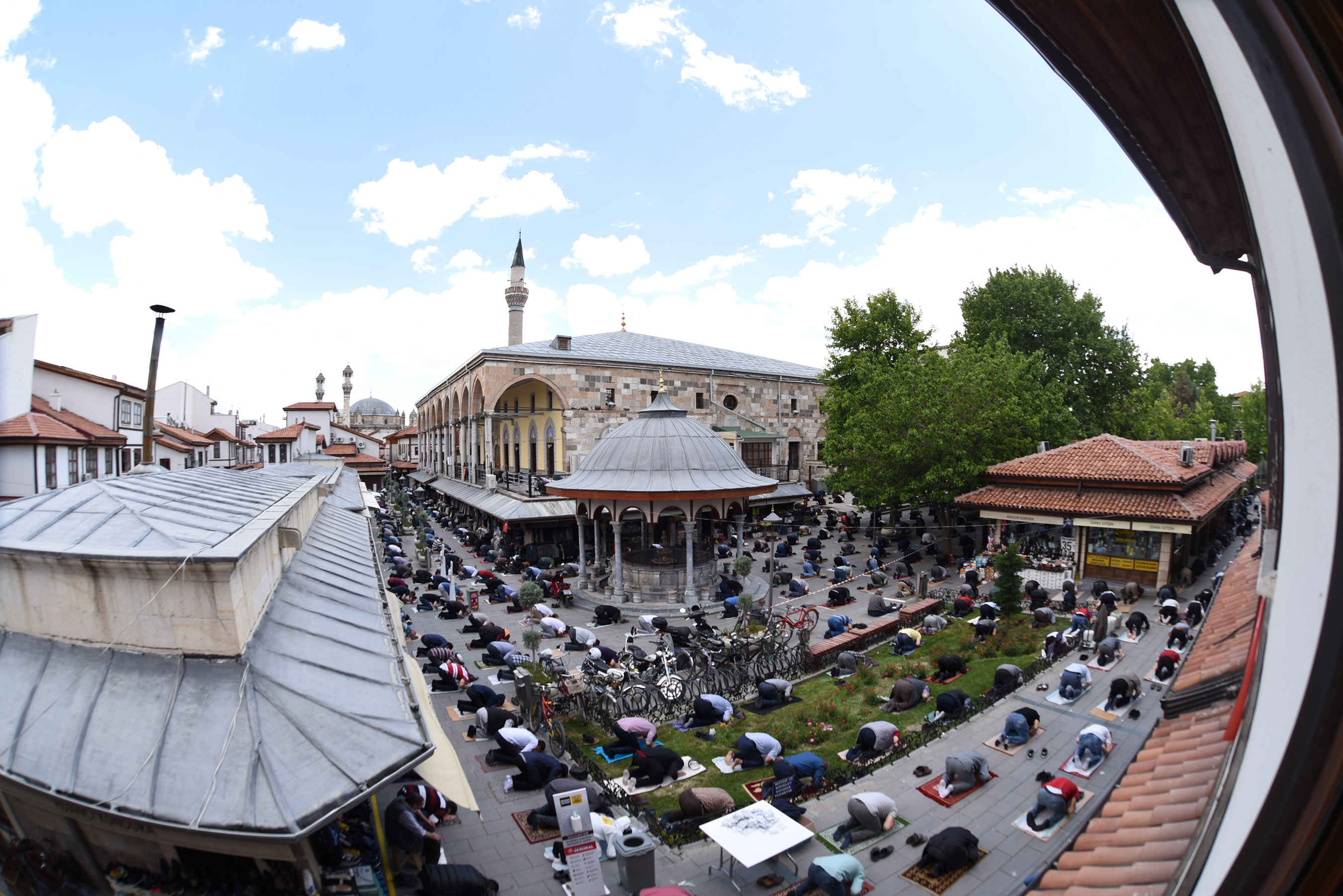 Konya'da Cuma Namazı İle İkinci Bayram Yaşandı
