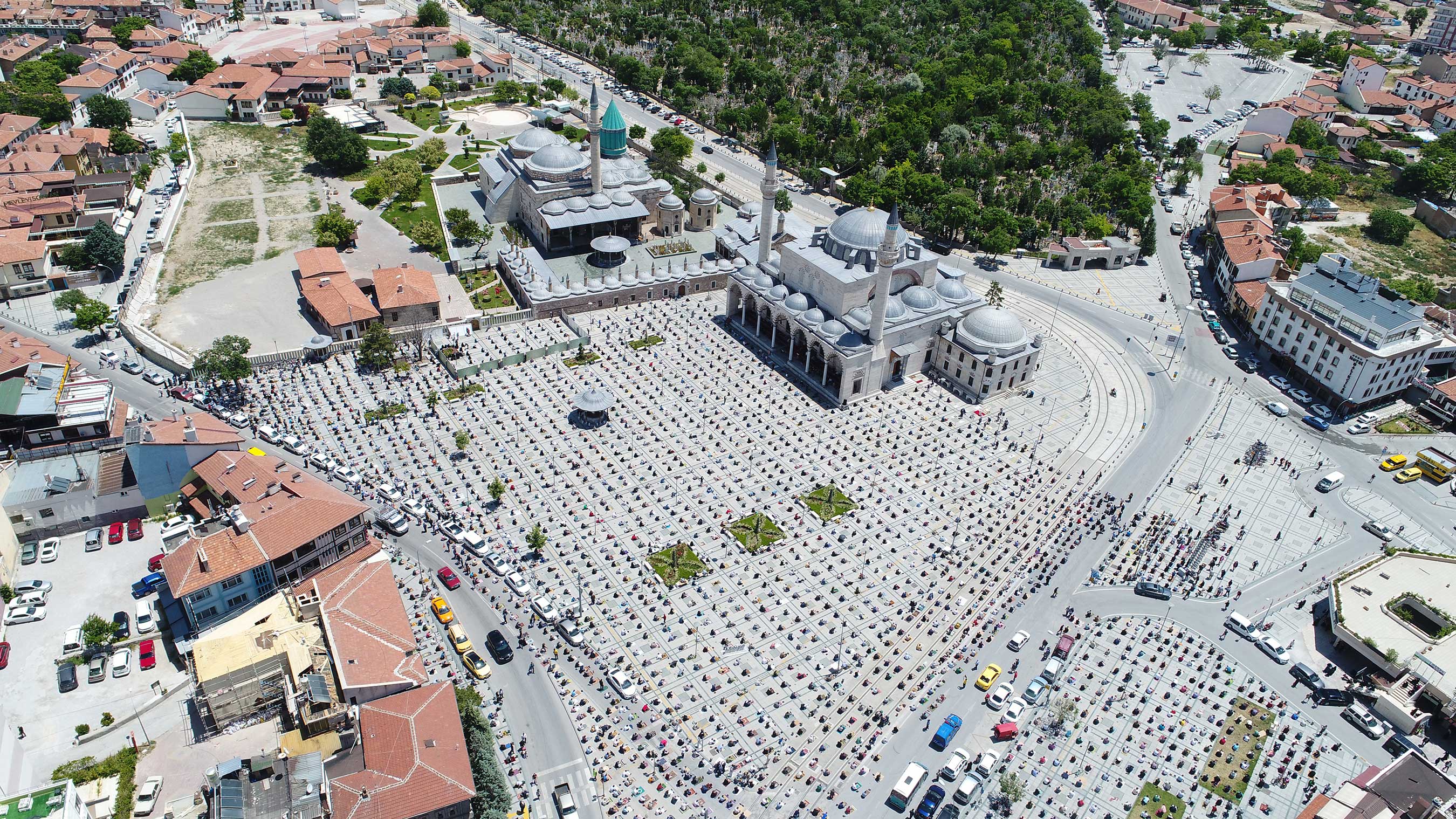 Konya'da Cuma Namazı İle İkinci Bayram Yaşandı