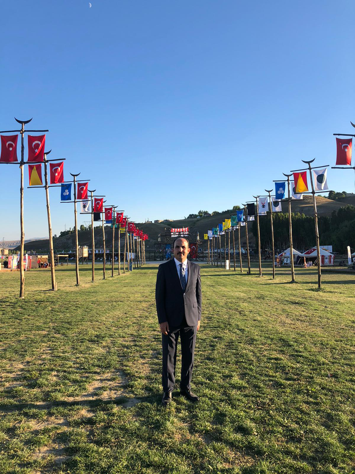 Emine Erdoğan Hanımefendi Ahlat'ta Konya Büyükşehir'in Çadırına Konuk Oldu