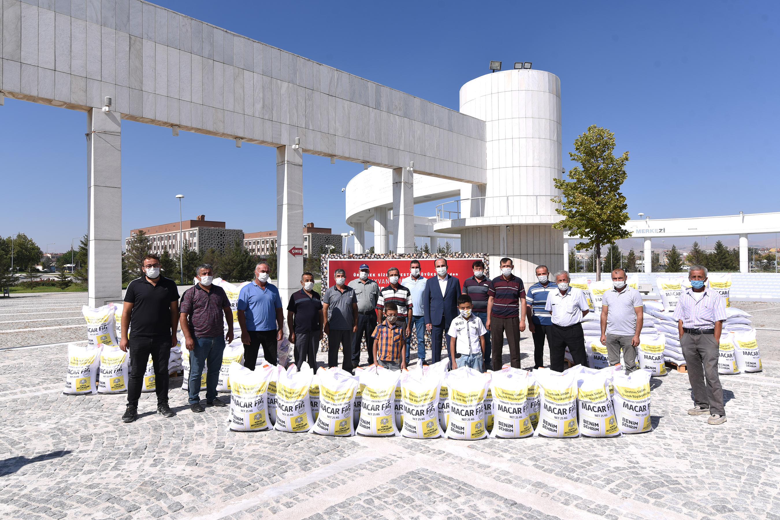 Konya Büyükşehir'den Çiftçiye Macar Fiği Tohumu Desteği