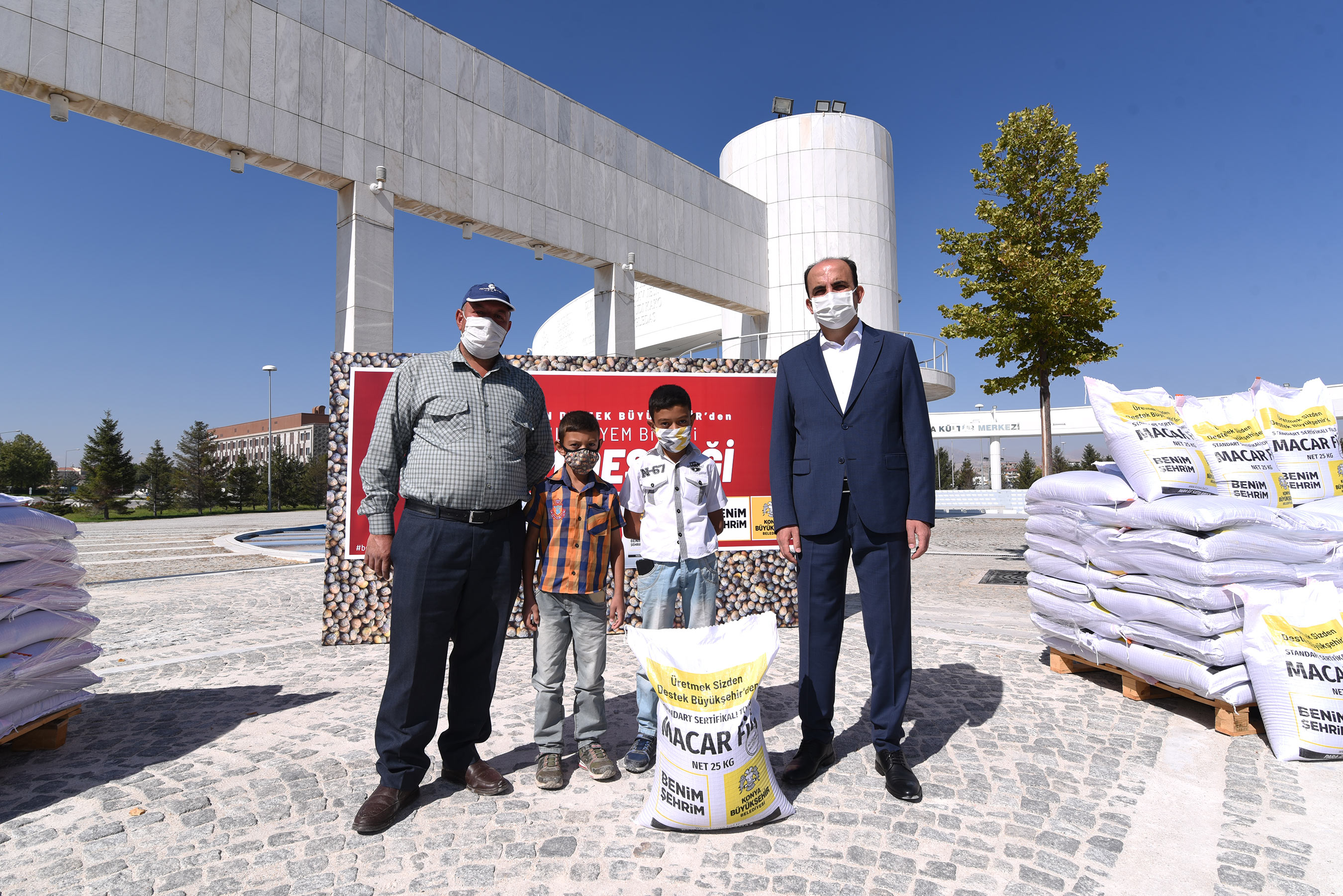 Konya Büyükşehir'den Çiftçiye Macar Fiği Tohumu Desteği