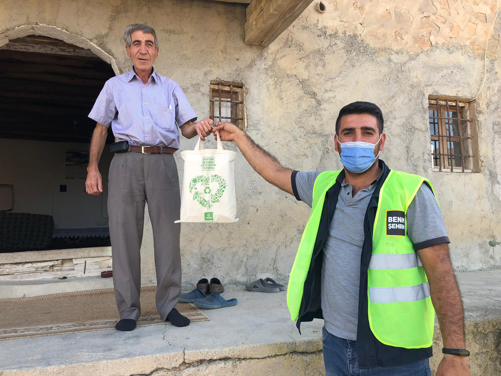 Büyükşehir'den 1.154 Muhtara Hijyen Seti