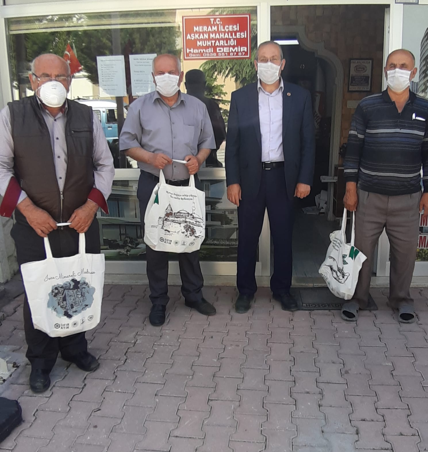 Konya Büyükşehir'den 31 İlçedeki 1.154 Muhtara Hijyen Seti Desteği