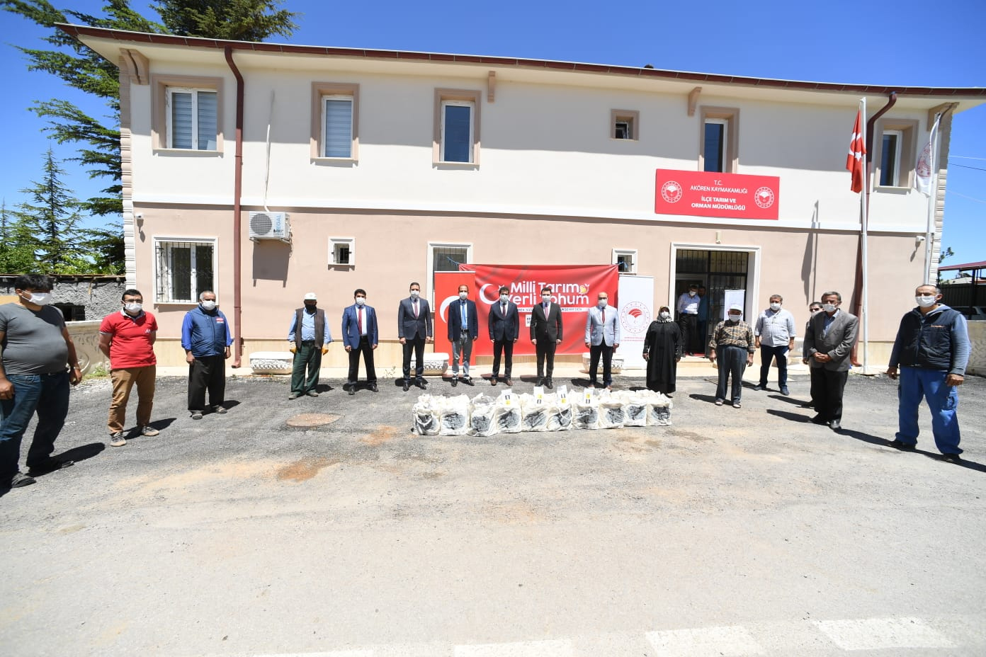 Konya Büyükşehir'den Üreticiye Yerli Susam Tohumu Desteği