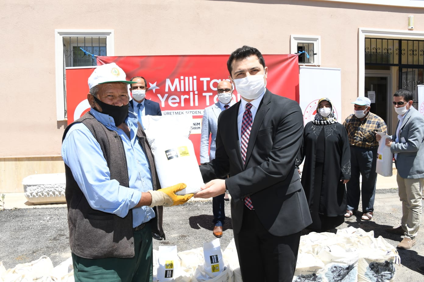 Konya Büyükşehir'den Üreticiye Yerli Susam Tohumu Desteği