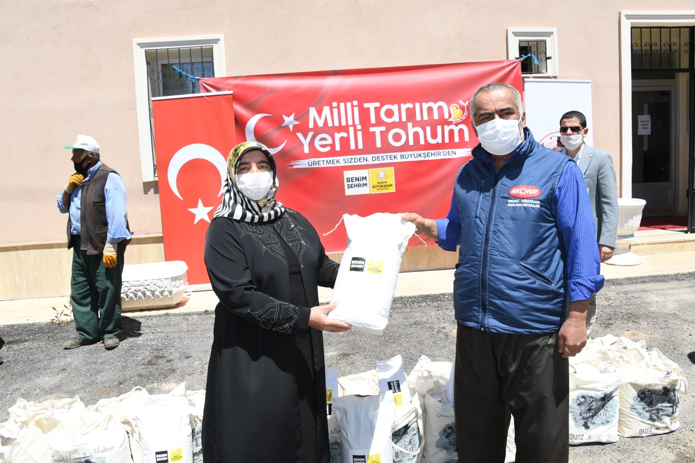 Konya Büyükşehir'den Üreticiye Yerli Susam Tohumu Desteği