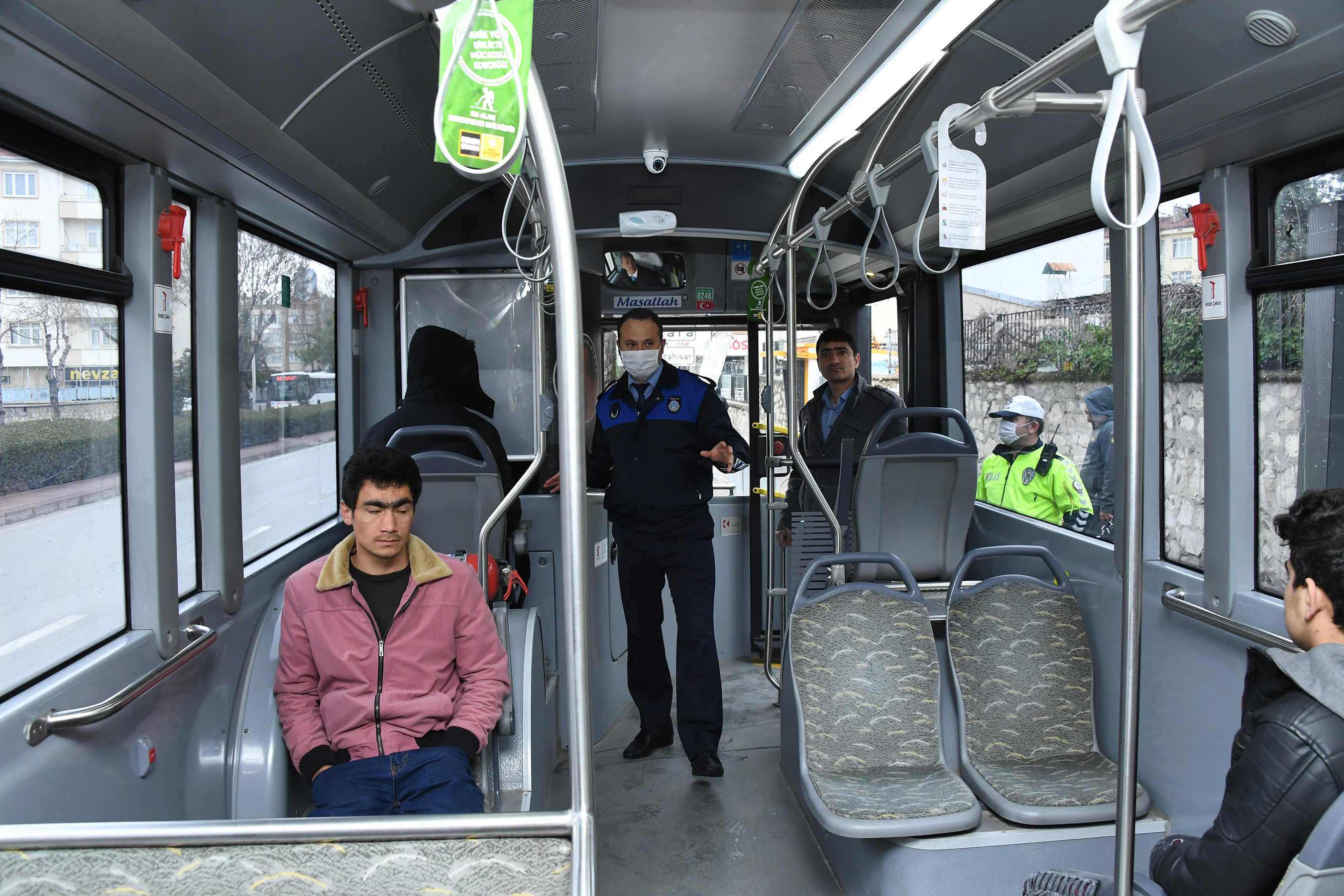 Toplu Ulaşımda Sosyal Mesafeye Dikkat Edelim 