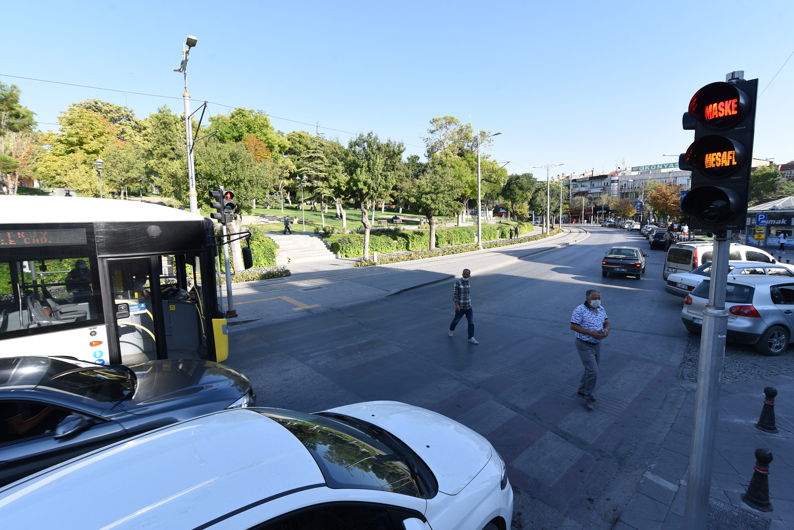 Büyükşehir Trafik Işıklarıyla Koronavirüse Karşı Uyarıyor