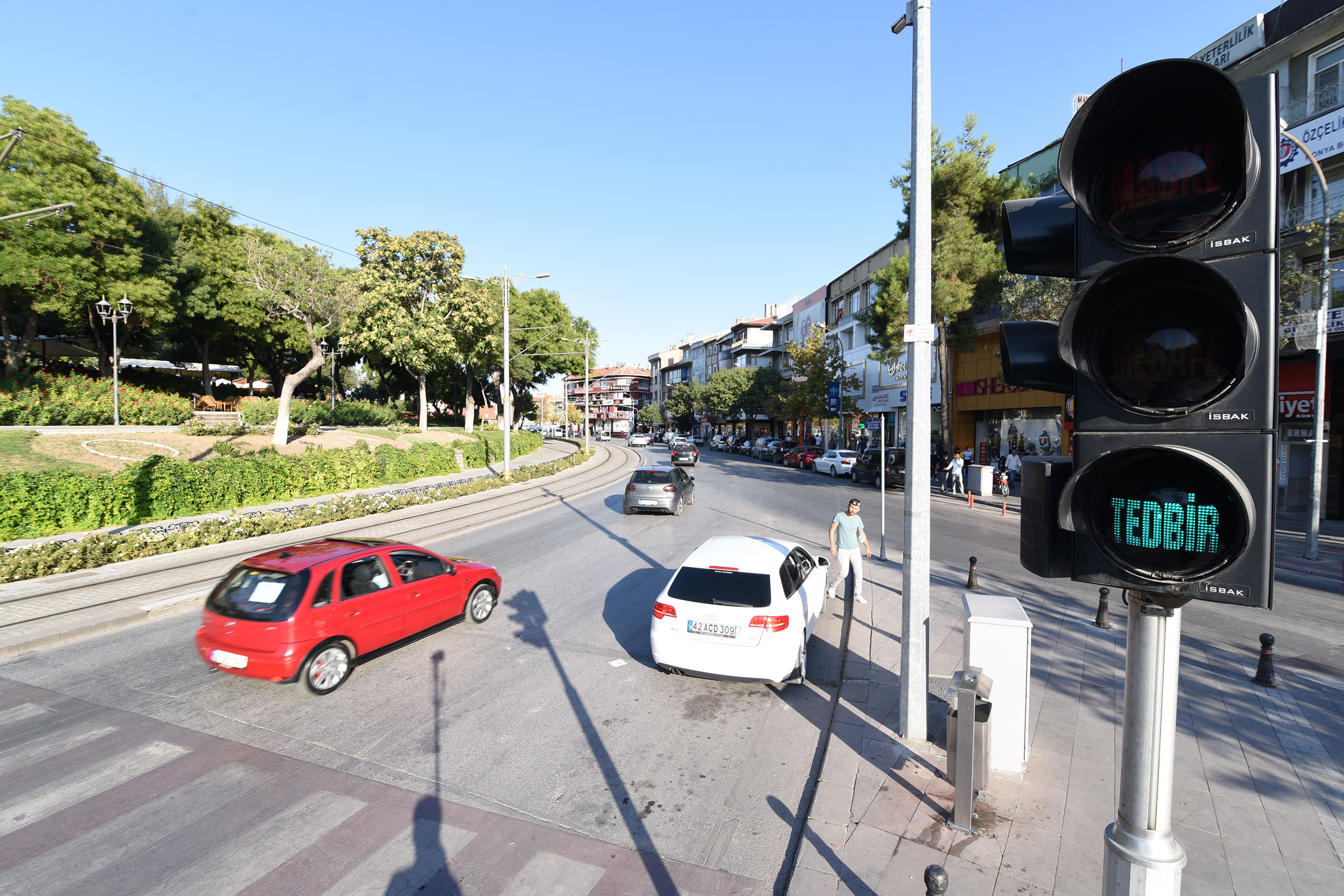 Büyükşehir Trafik Işıklarıyla Koronavirüse Karşı Uyarıyor