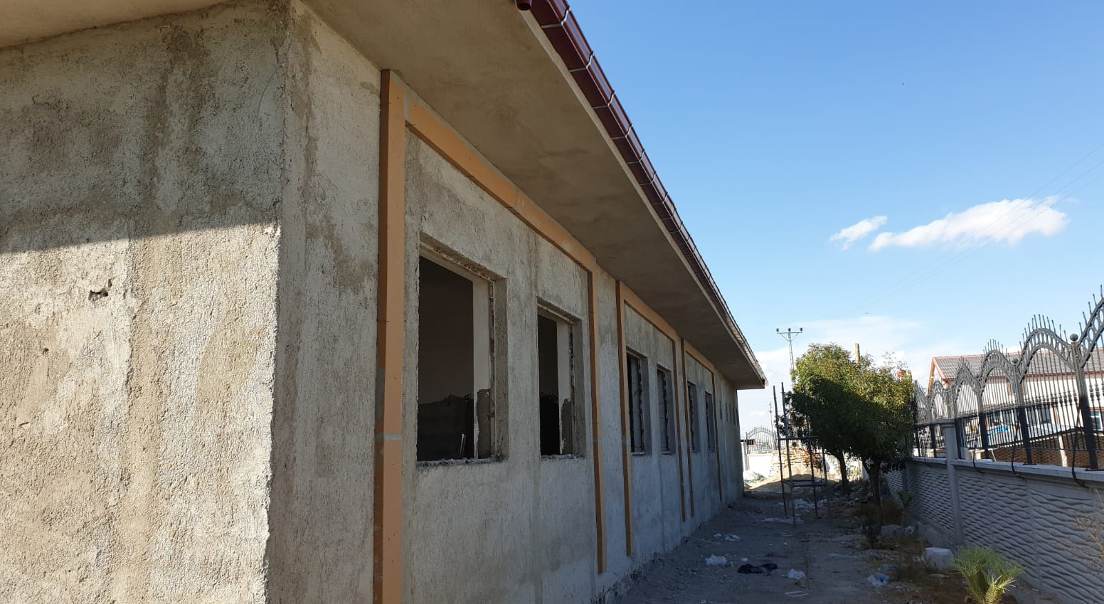Büyükşehir Akcayazı'ya 4 Derslikli Okul Kazandırıyor