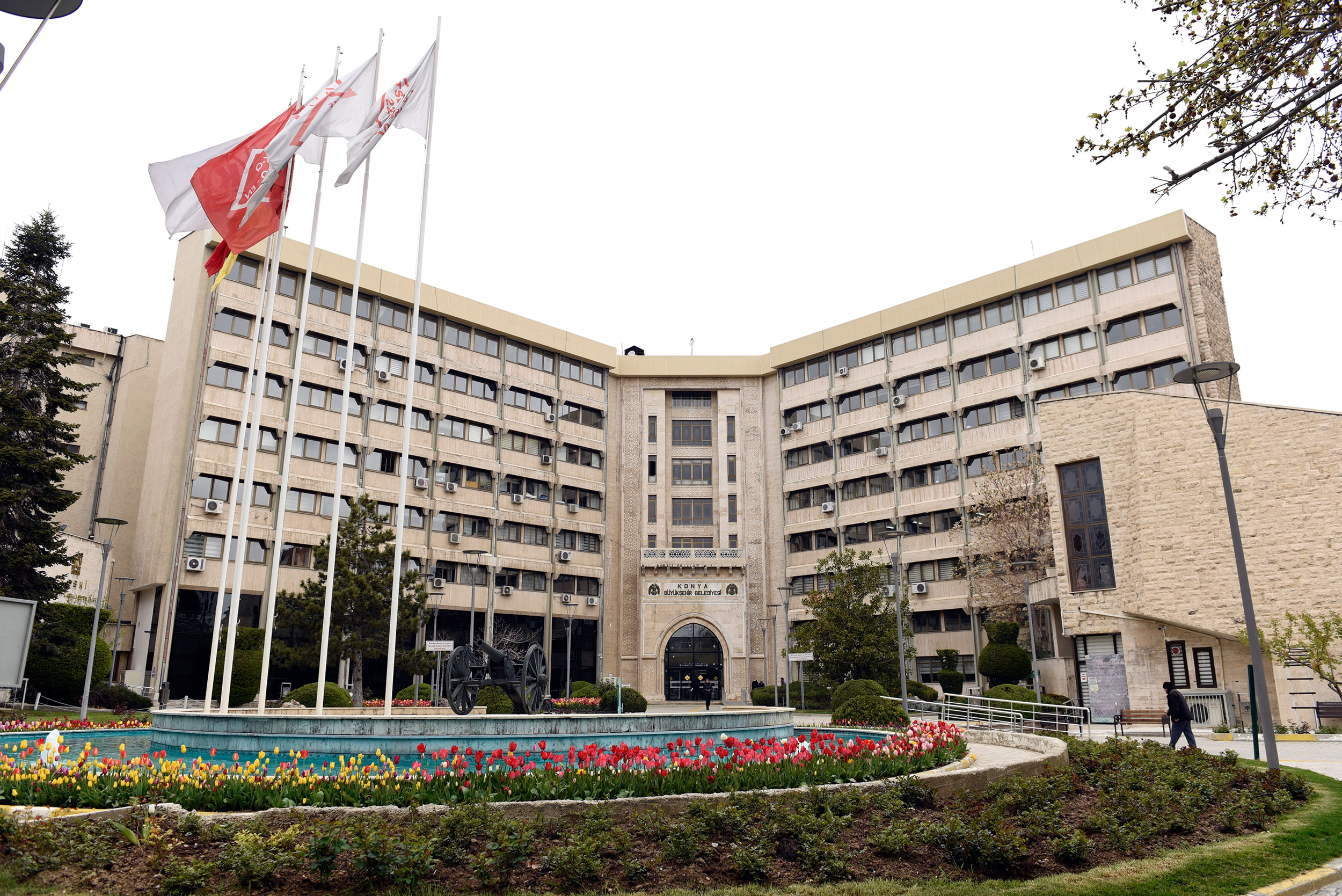 Konya Büyükşehir Belediyesi Geçici Hizmet Binalarına Taşınıyor