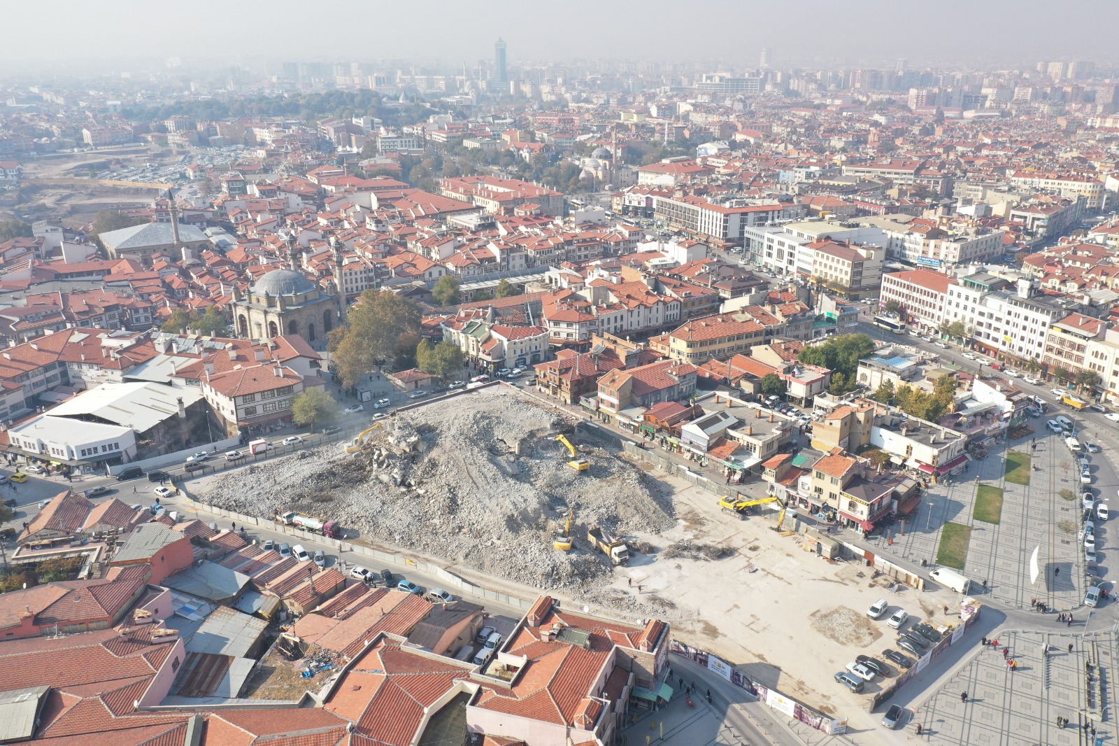Mevlana Çarşısı'nda Yıkım Tamamlandı