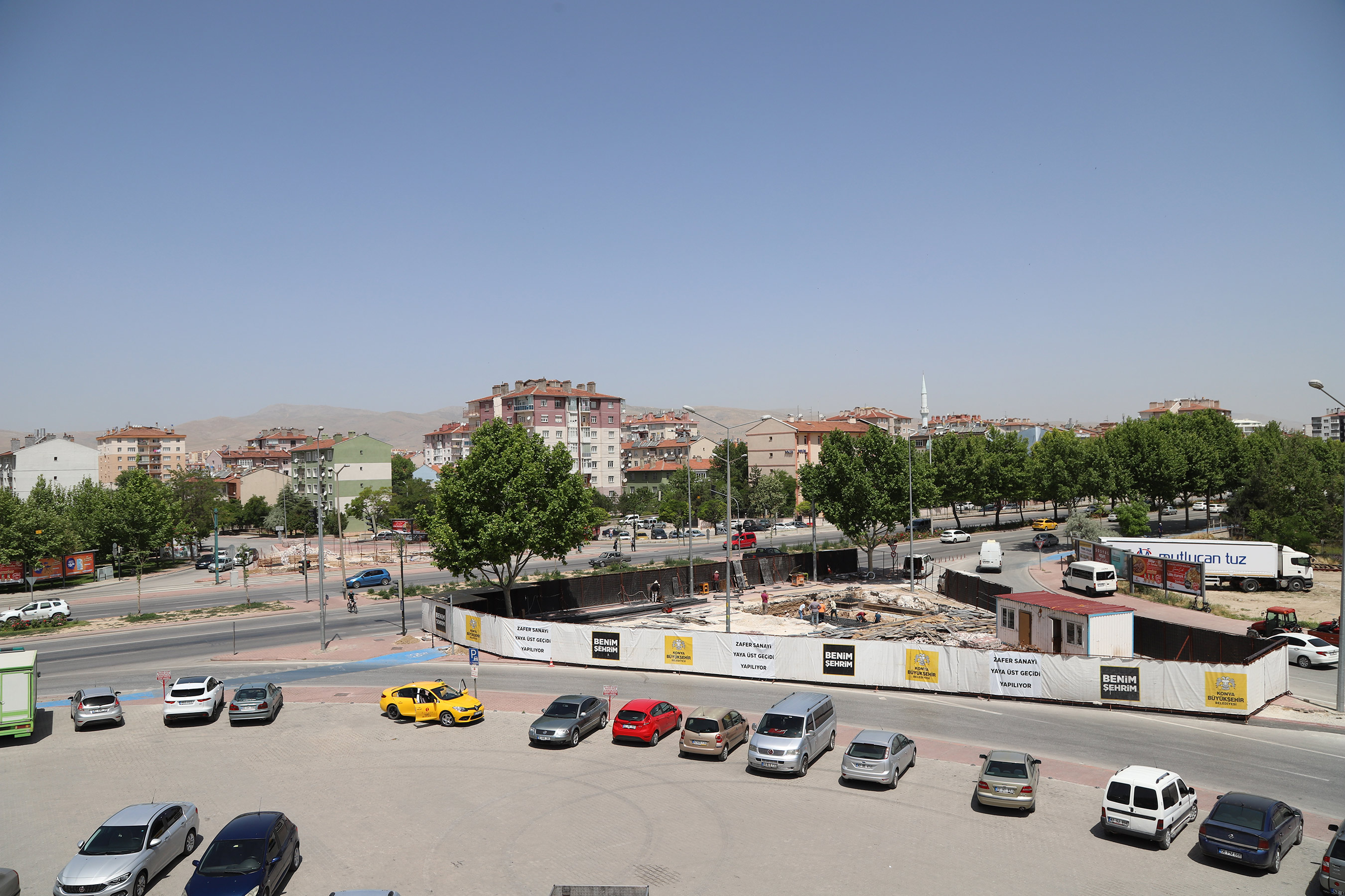 Büyükşehir'den İstanbul Yolu Zafer Sanayii Girişine Yaya Üst Geçidi 