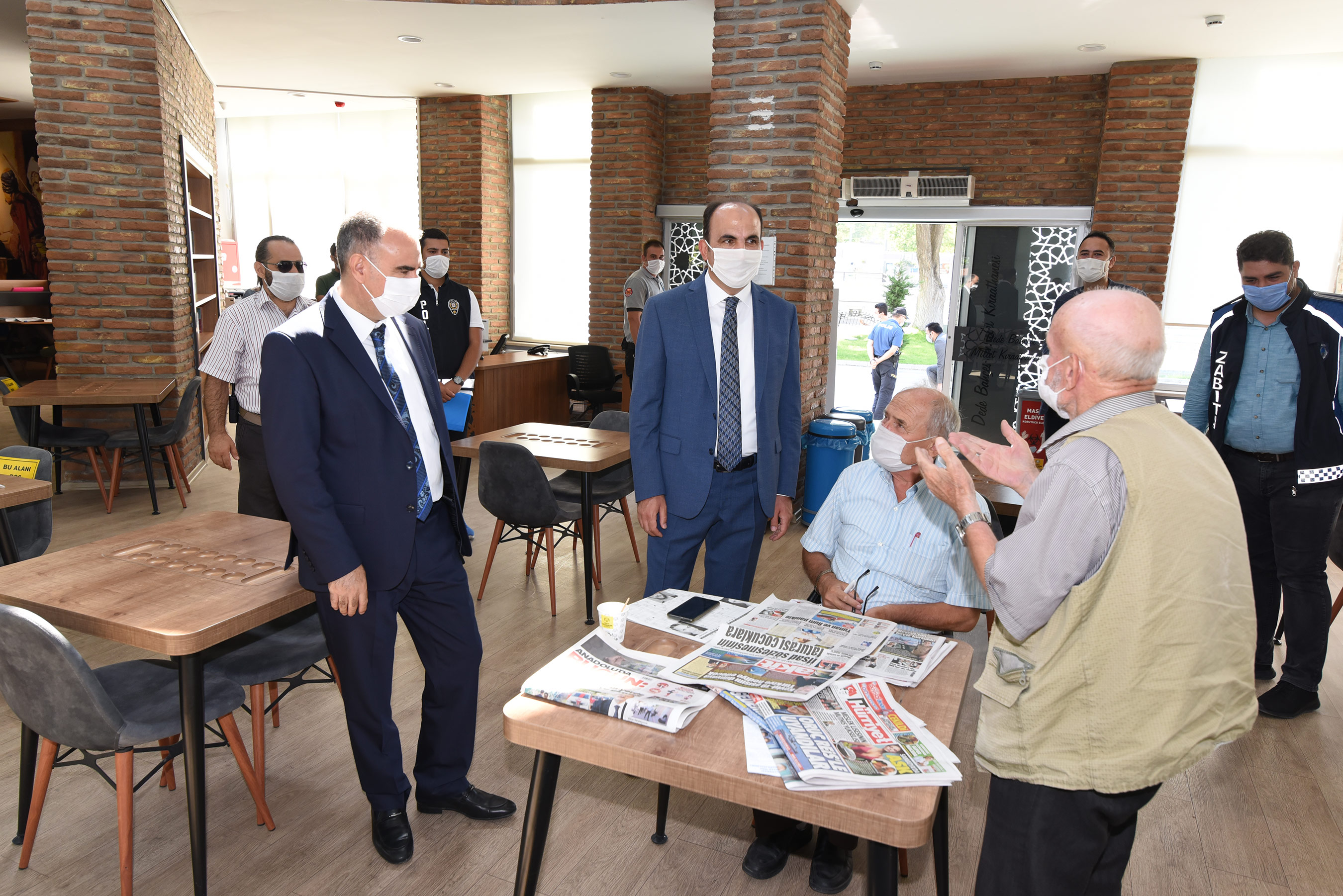 Vali Özkan ve Başkan Altay Maske ve Sosyal Mesafe Denetimlerine Katıldı 