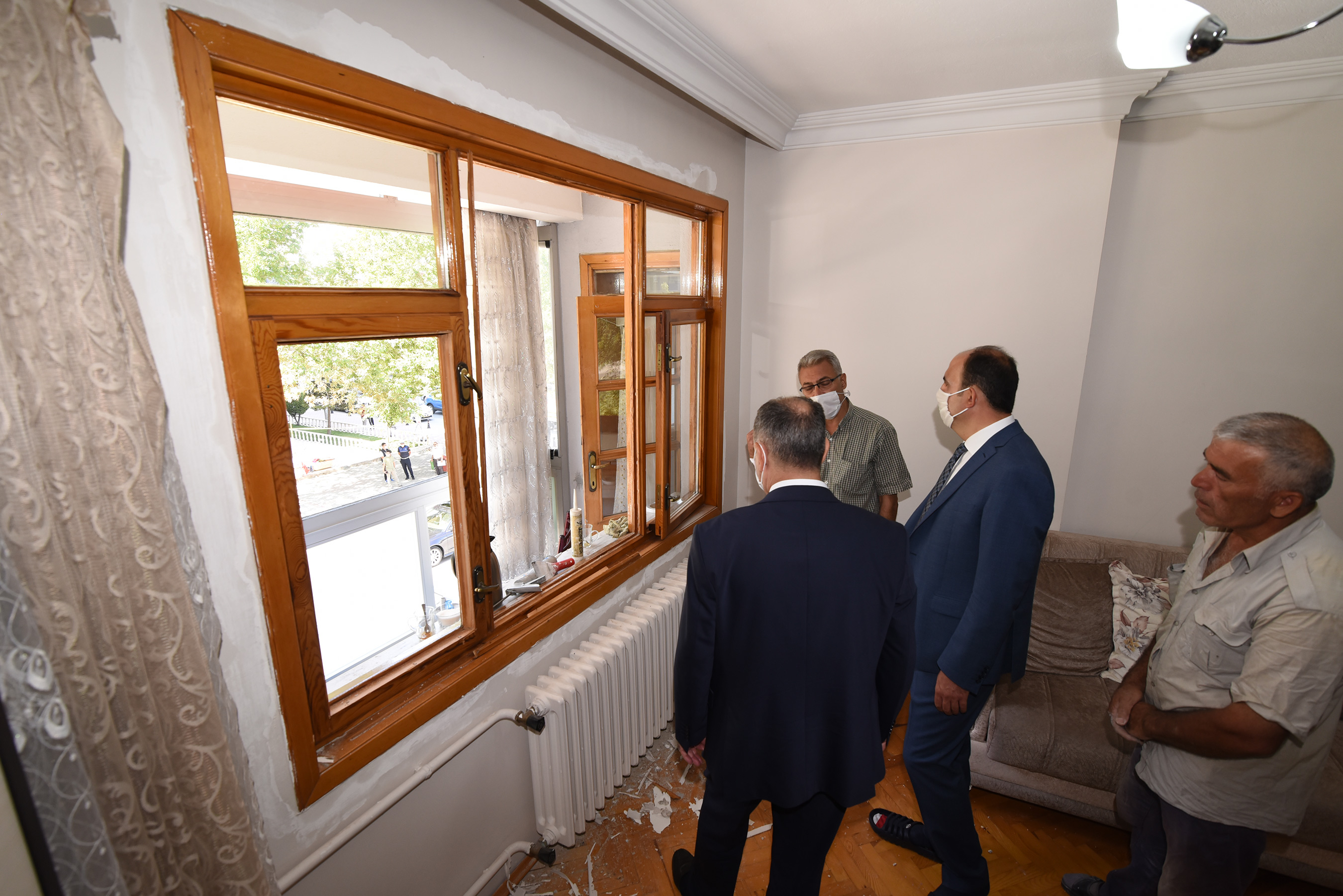 Vali Özkan ve Başkan Altay Maske ve Sosyal Mesafe Denetimlerine Katıldı 