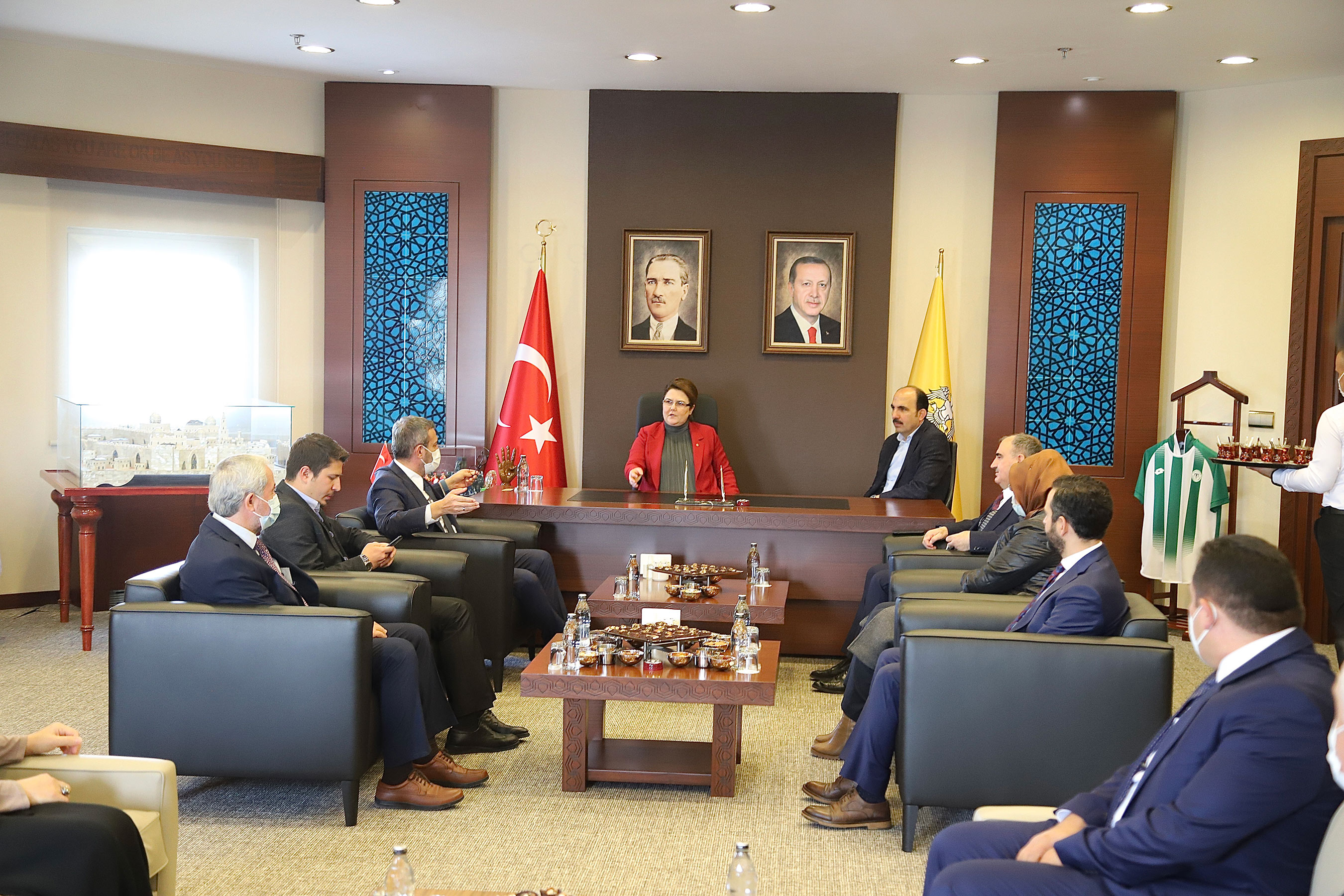 Aile Bakanı Yanık ve Mahir Ünal Başkan Altay'ı Ziyaret Etti
