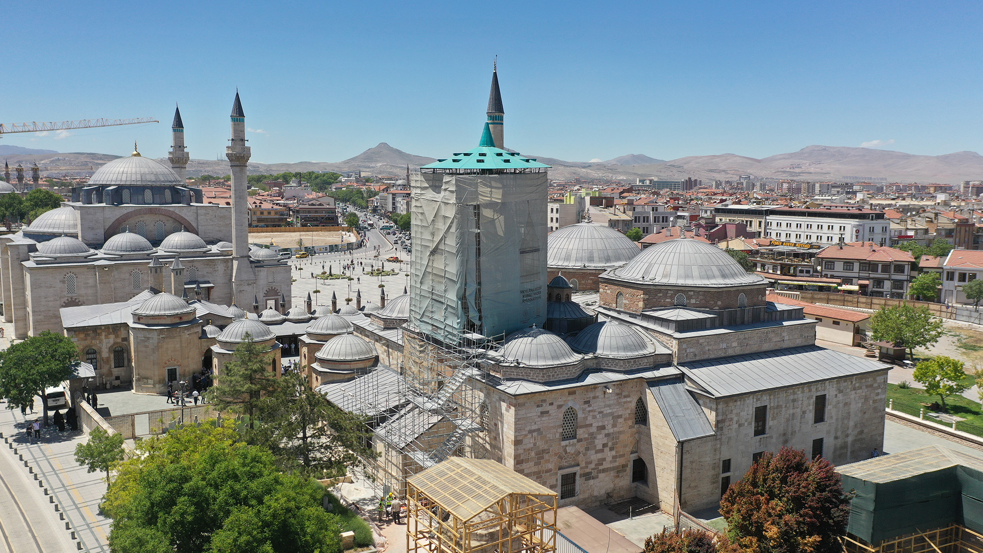 Kubbe-i Hadra'ya Yeni Çiniler Yerleştirildi