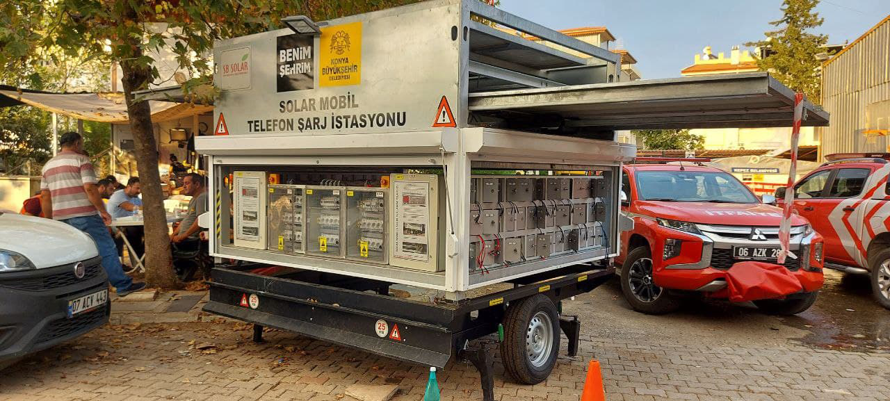 Konya Büyükşehir Manavgat'a Solar Mobil Telefon Şarj İstasyonu Kurdu