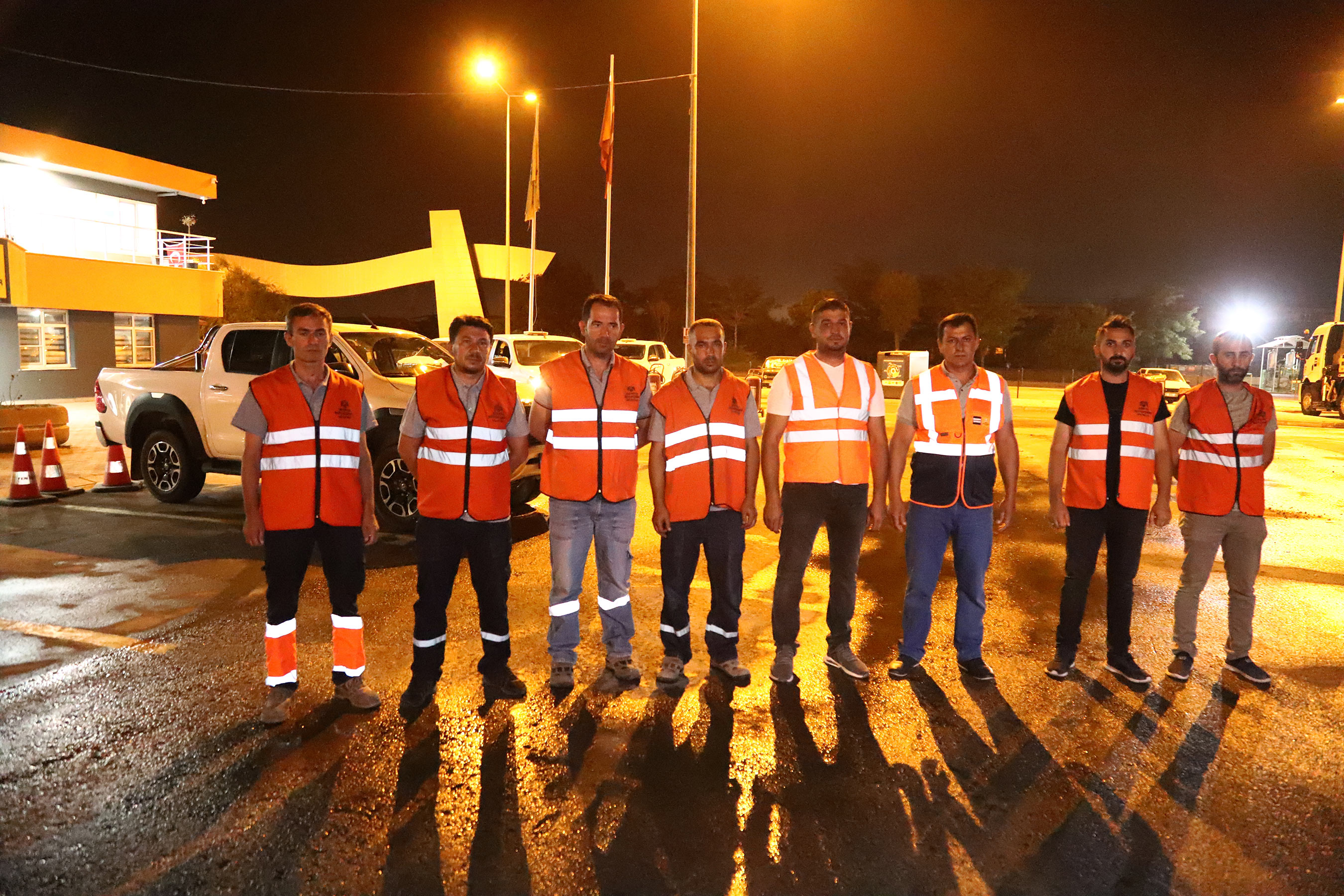 Konya Büyükşehir Ekipleri Marmaris'teki Yangın İçin de Görevde
