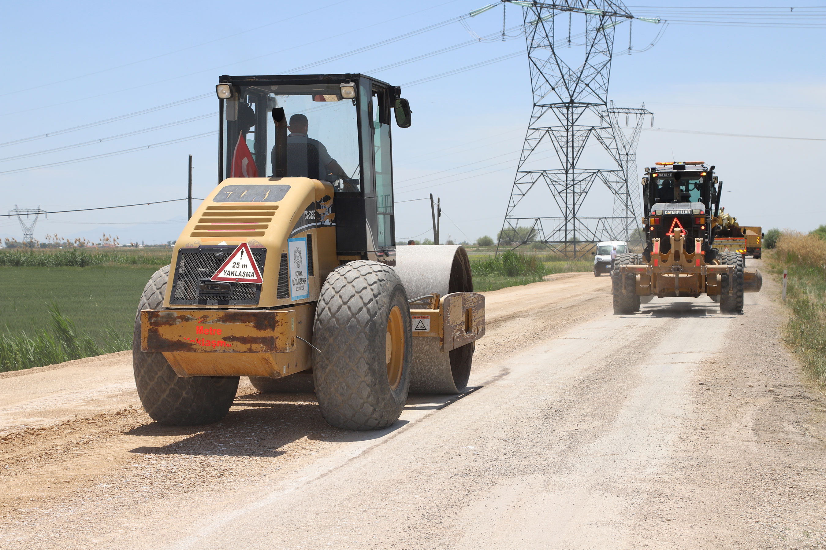 Karatay'da 13,7 Kilometrelik Mahalle Yolu Yapılıyor 