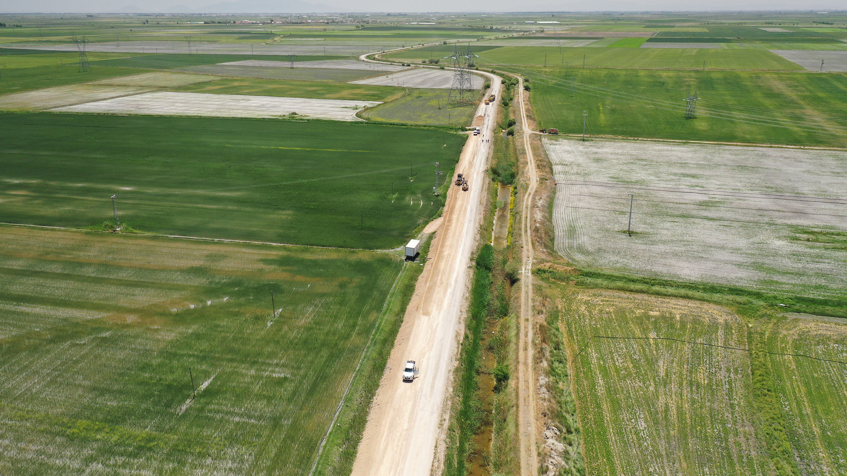 Karatay'da 13,7 Kilometrelik Mahalle Yolu Yapılıyor 