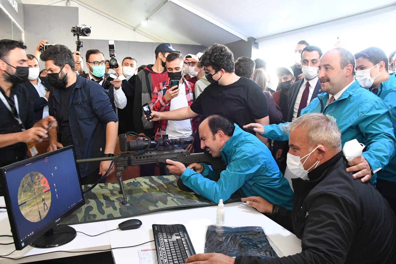 Bakan Varank: Bu Atmosferi Soluyan Gençler Büyük Türkiye'nin Lokomotifi Olacak