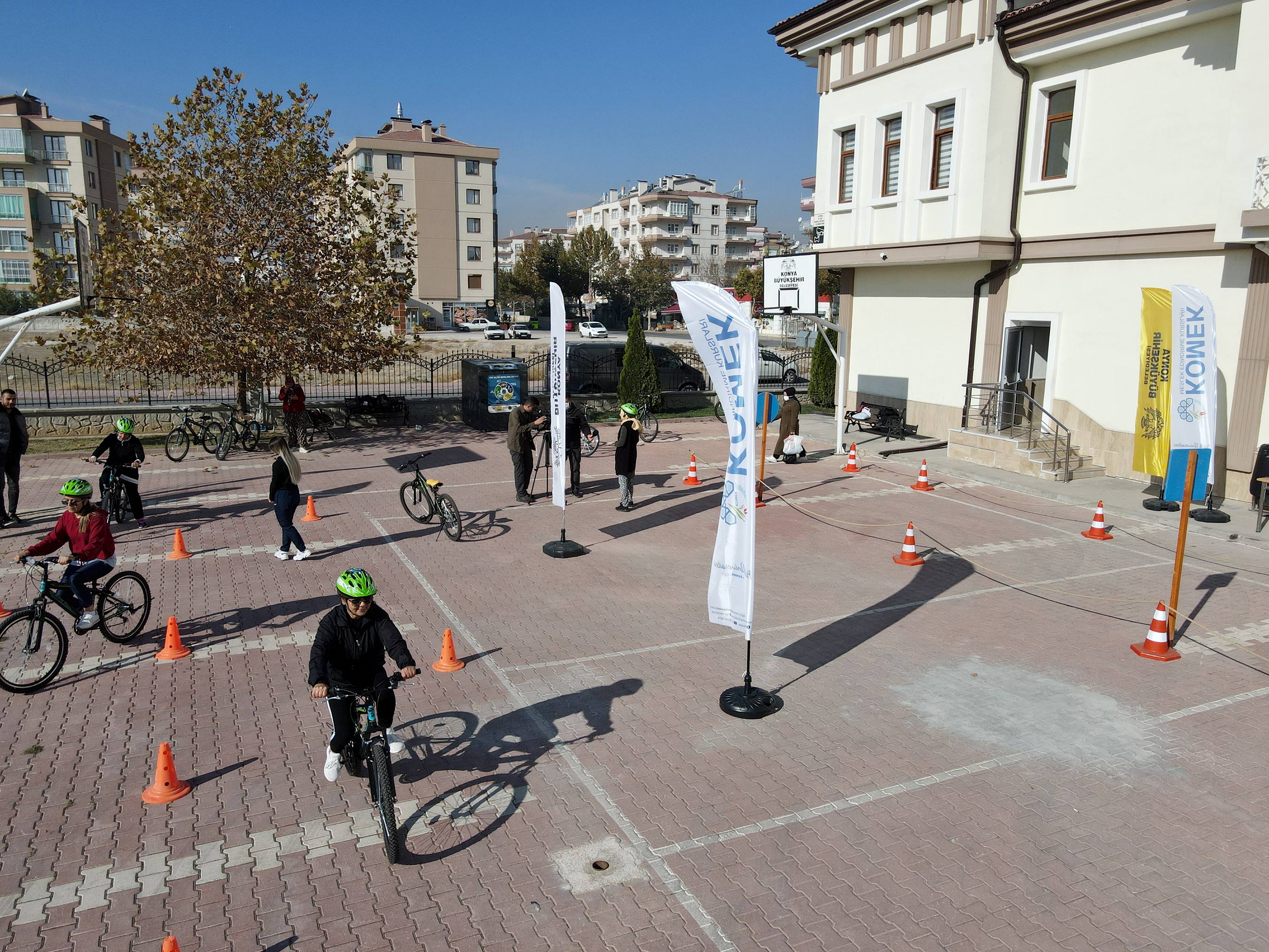 KOMEK'te Kadınlar İçin Bisiklet Kullanma Eğitimi 