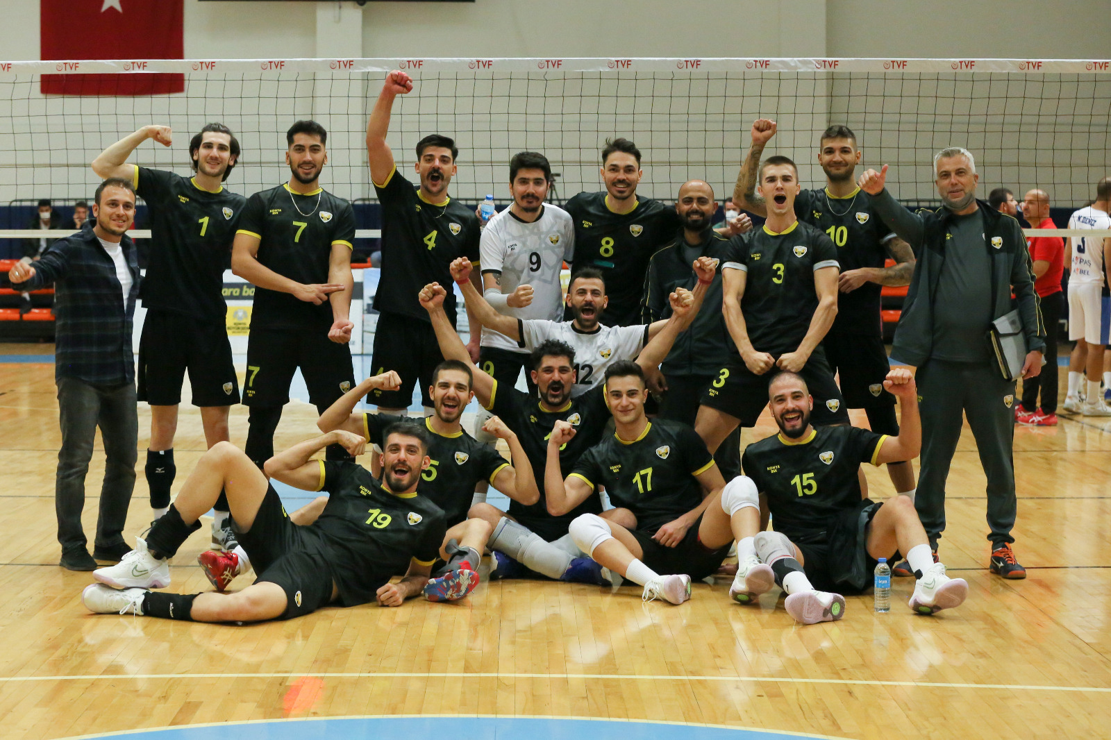 Voleybolda Sezona Galibiyetle Başladık