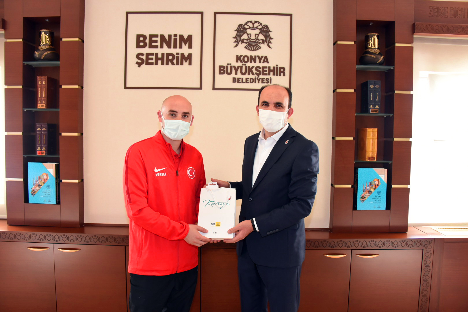 Cimnastikte Gururumuz Olan Elif Çolak Başkan Altay'la Buluştu 