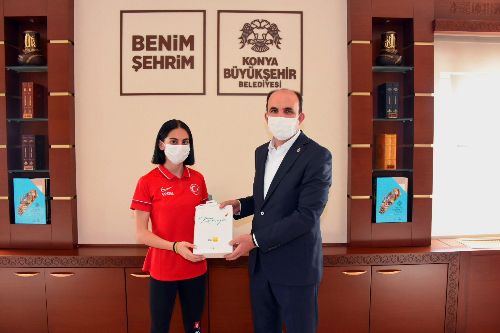 Cimnastikte Gururumuz Olan Elif Çolak Başkan Altay'la Buluştu 