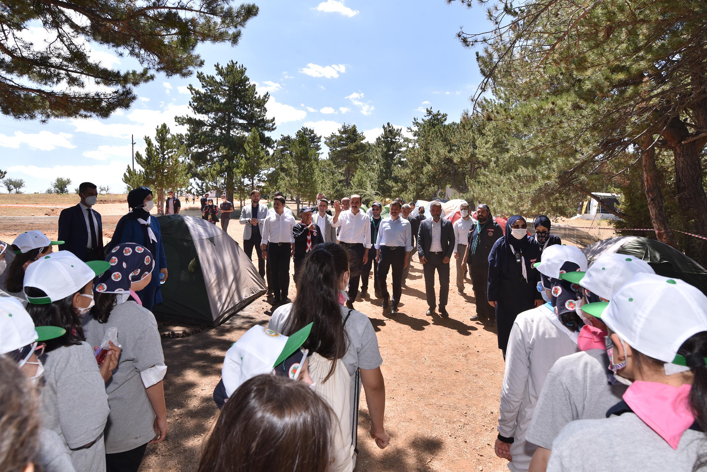 AK Parti Genel Başkan Yardımcısı Dağ Büyükşehir'in Yaz Kamplarını Ziyaret Etti