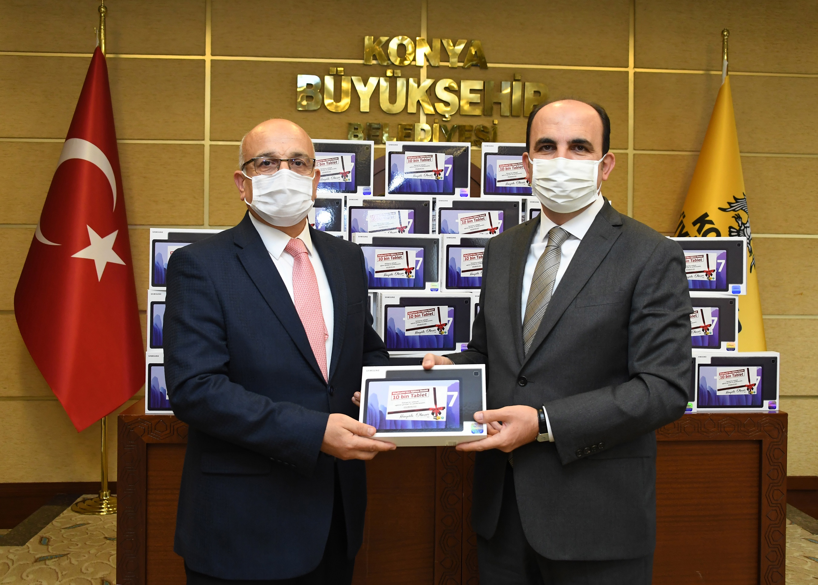 Konya Büyükşehir'den Eğitime 10 Bin Tablet Desteği 