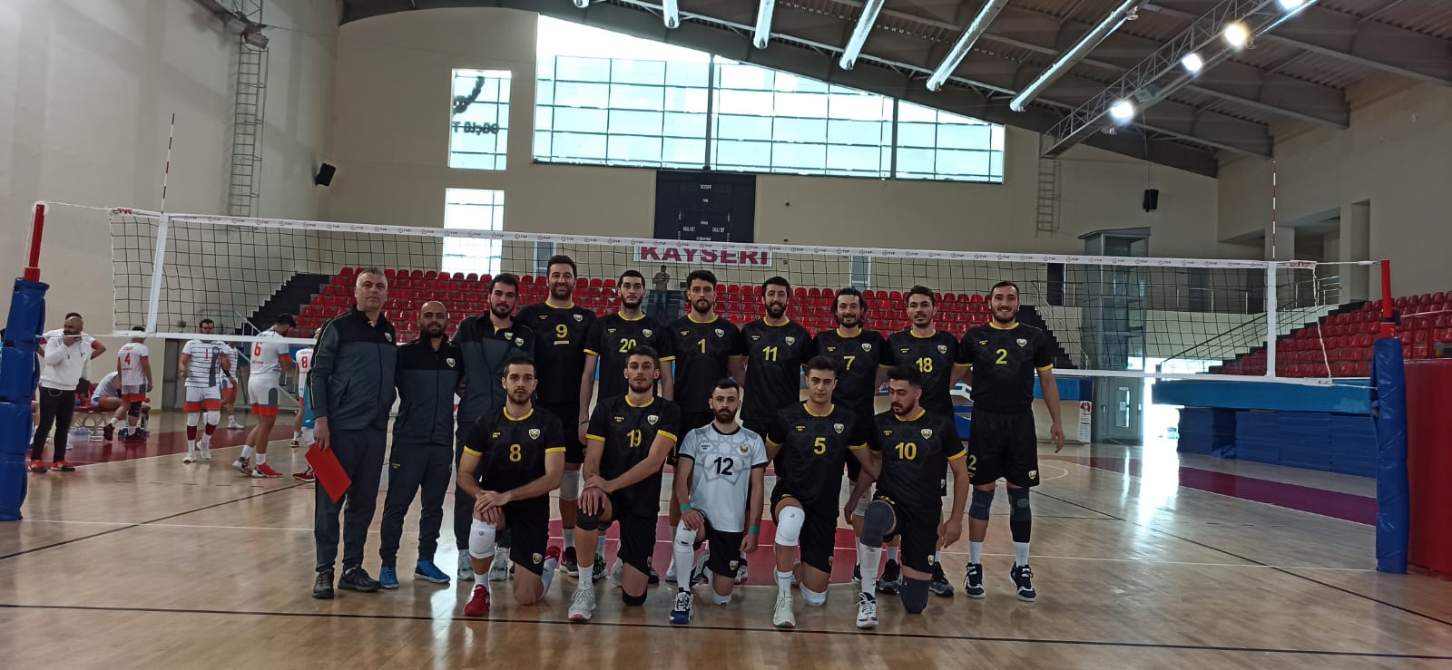Voleybol Takımımız Sezonun ikinci Yarısına Galibiyetle Başladı