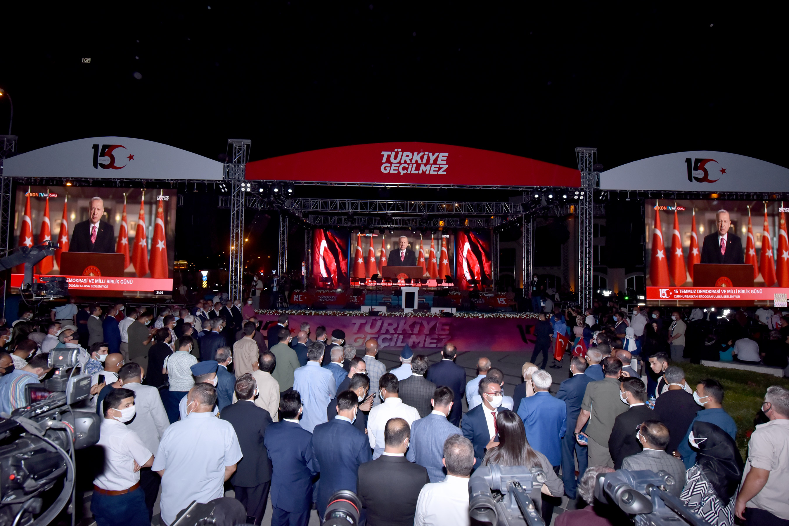 15 Temmuz'un 5.Yılında Binlerce Konyalı Mevlana Meydanı'nda Buluştu