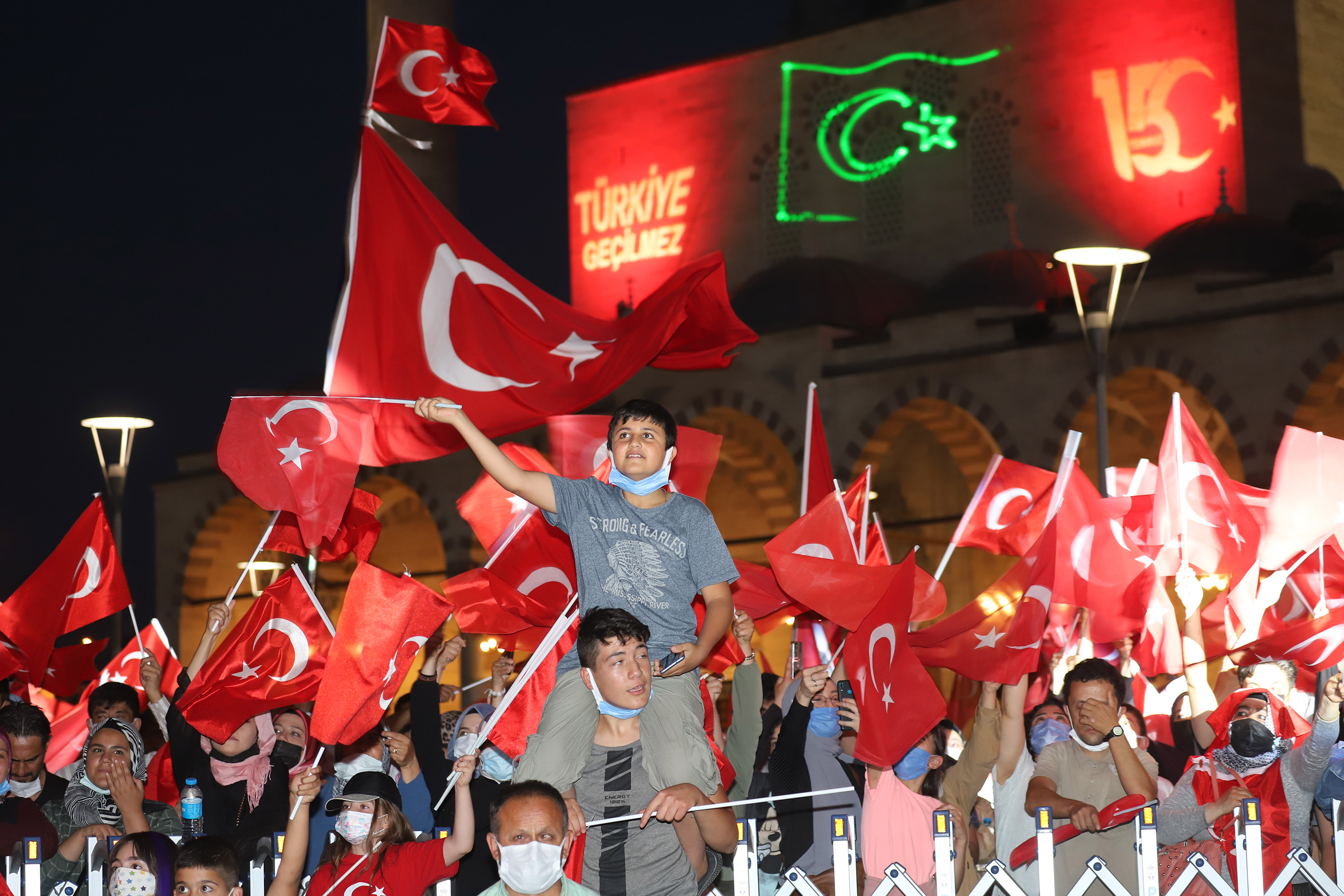 15 Temmuz'un 5.Yılında Binlerce Konyalı Mevlana Meydanı'nda Buluştu
