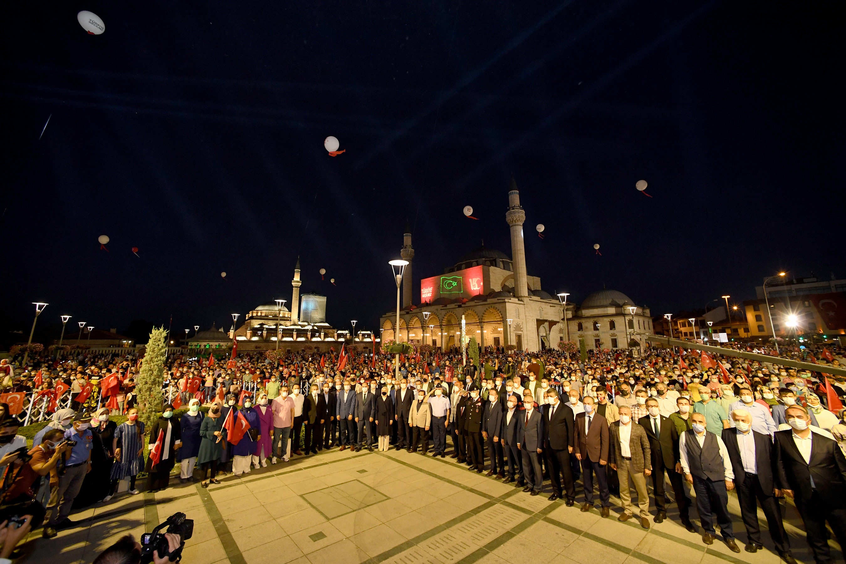 15 Temmuz'un 5.Yılında Binlerce Konyalı Mevlana Meydanı'nda Buluştu