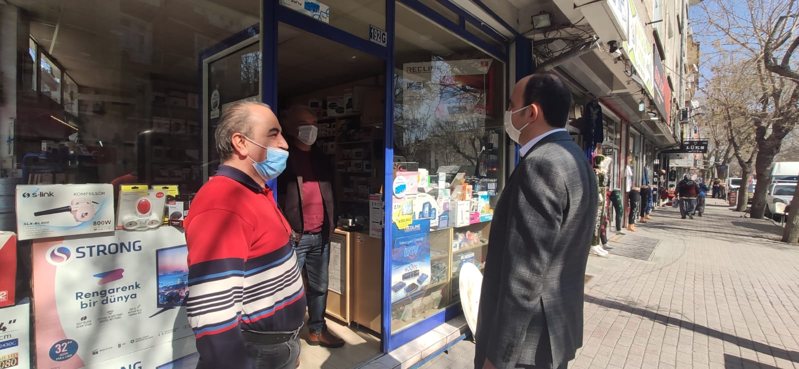 Başkan Altay Sahibiata Caddesi'nde Esnafları Ziyaret Etti