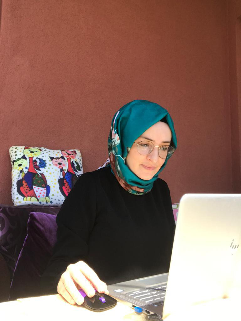'Genç Yazarlar Akademisi' Geleceğin Yazarlarına Işık Tutuyor