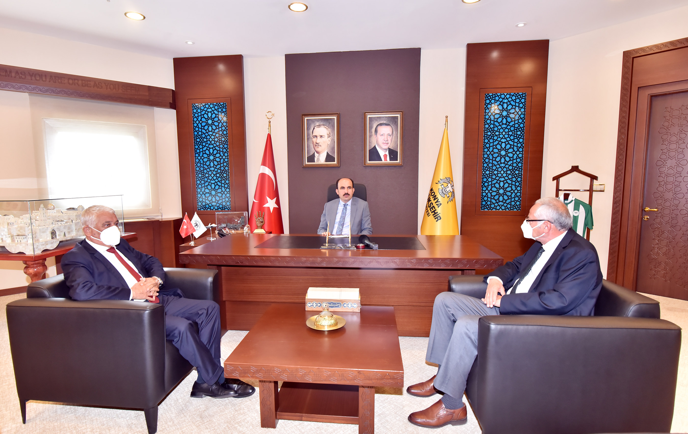 Başkan Altay Kuzey Kıbrıslı Belediye Başkanlarıyla Bir Araya Geldi