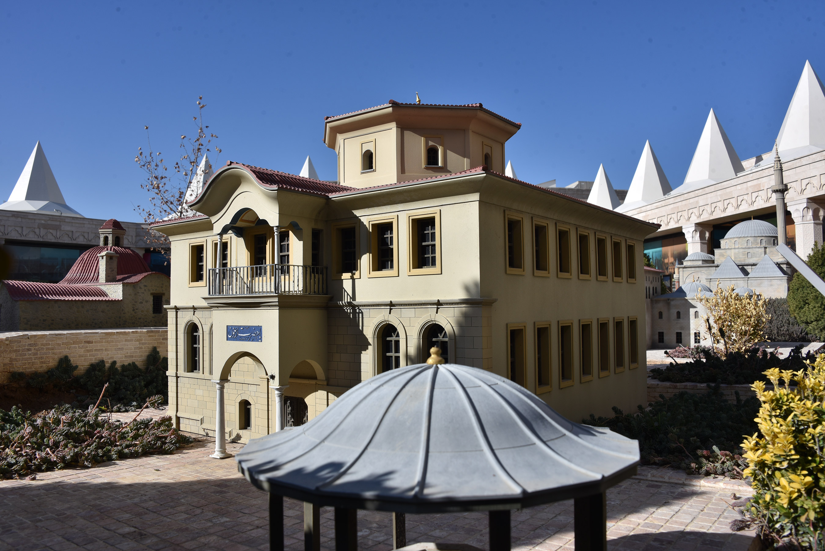 Konya Panorama Müzesi Mevlana Dostlarıyla Dolup Taşıyor