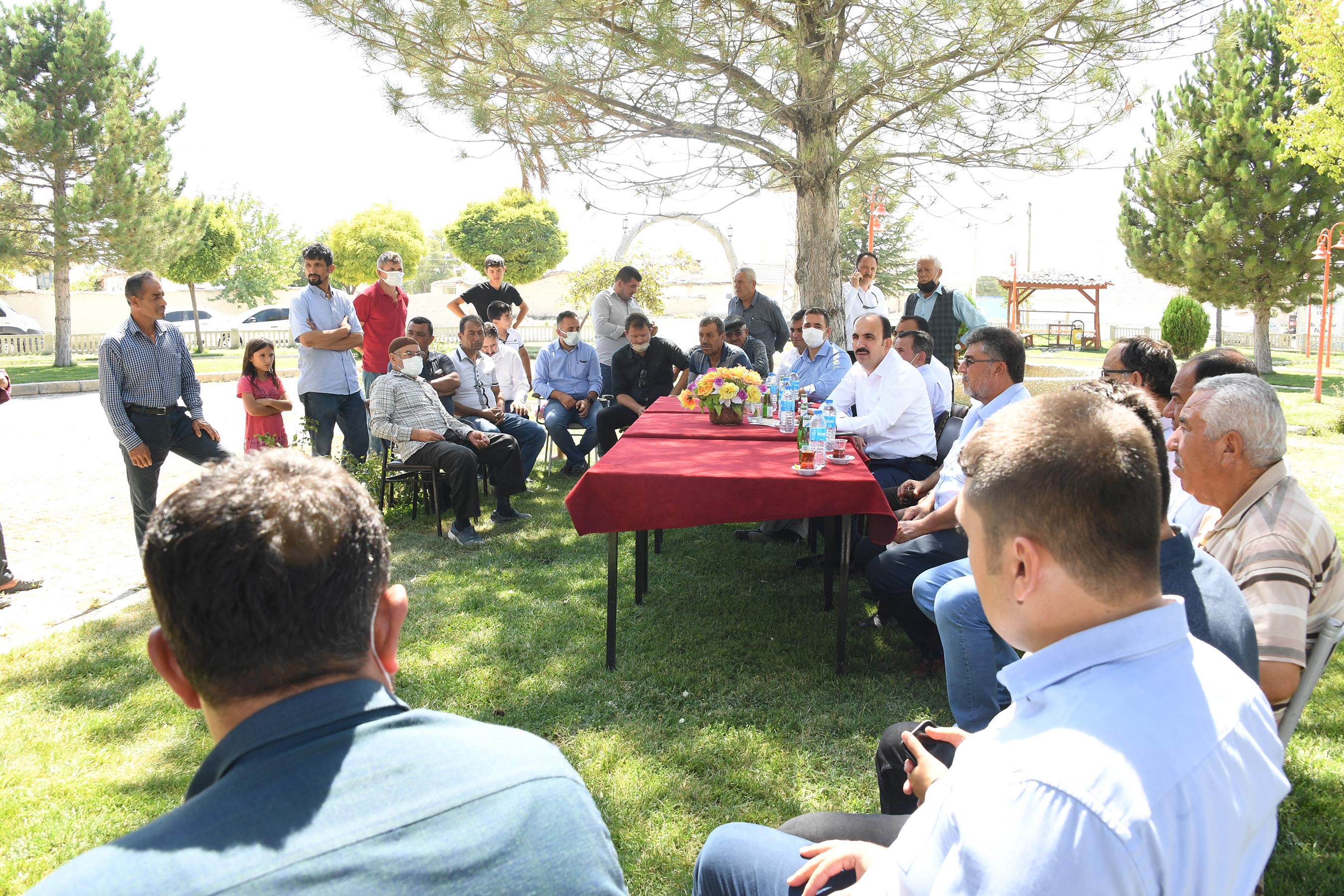 Başkan Altay Karapınar ve Emirgazi'nin Mahallelerinde Vatandaşlarla Buluştu