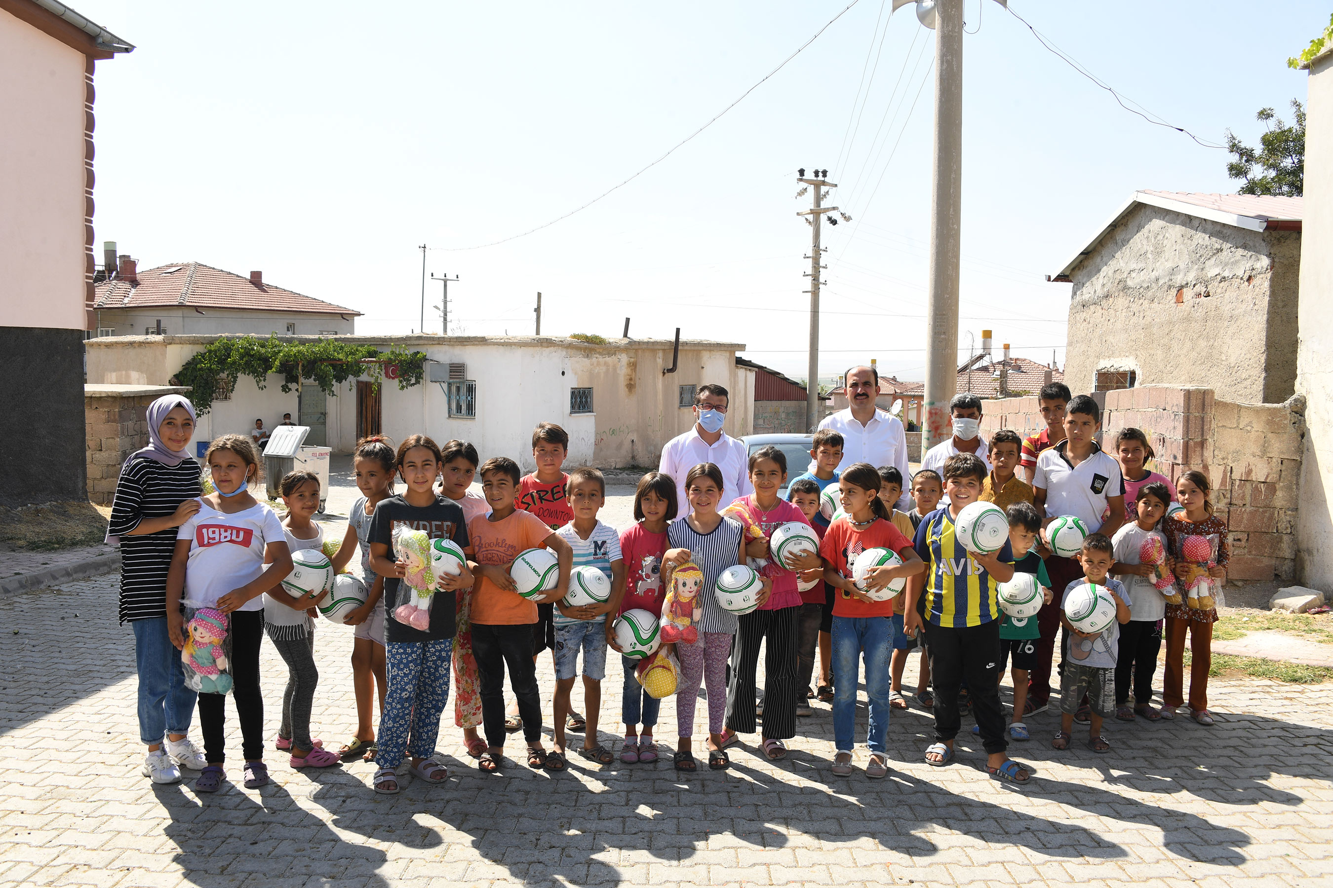 Başkan Altay Karapınar ve Emirgazi'nin Mahallelerinde Vatandaşlarla Buluştu