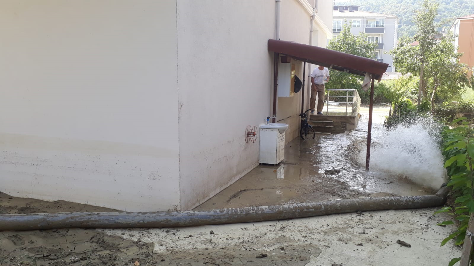 Konya Büyükşehir Afet Bölgelerine Desteğini Sürdürüyor