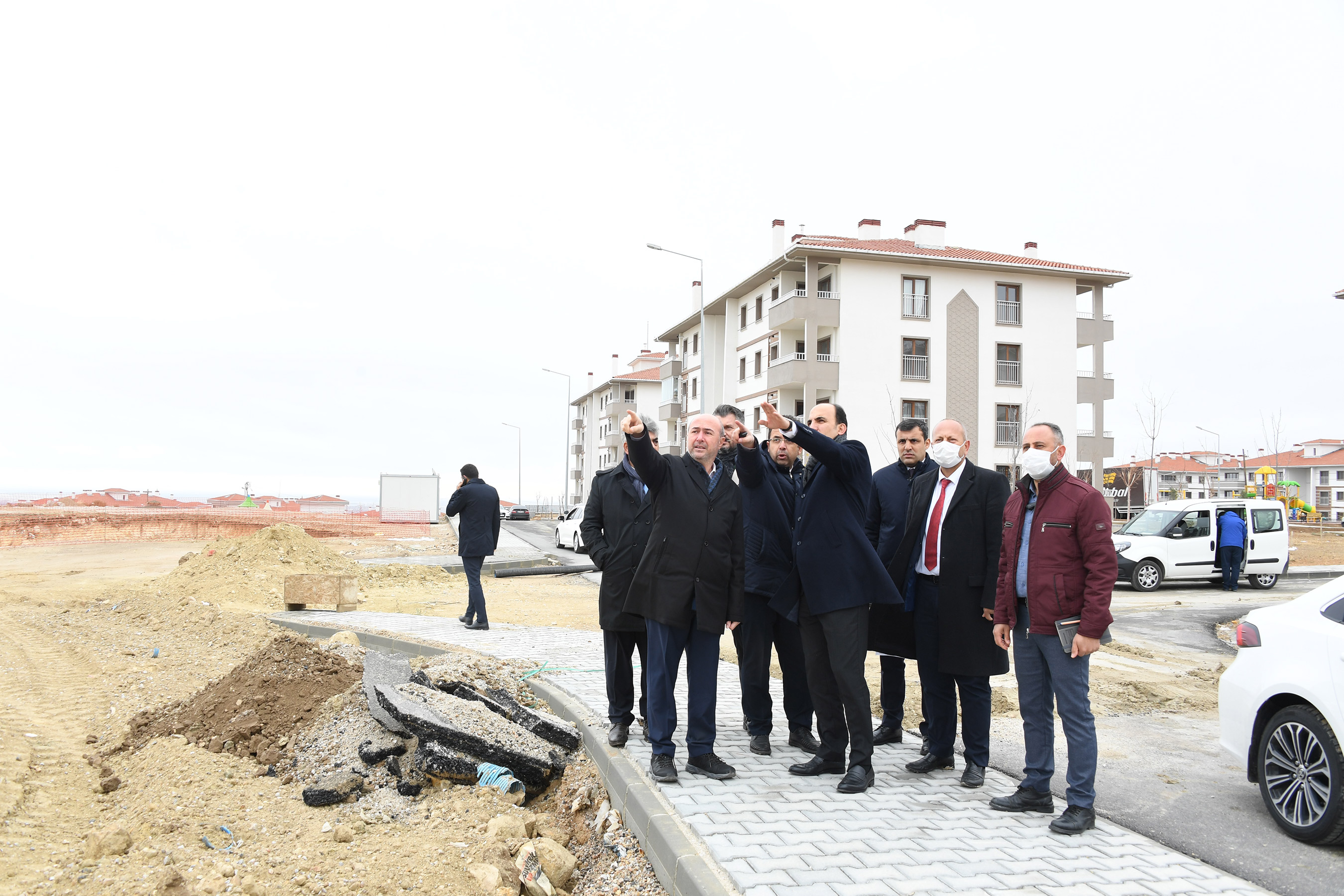 Başkan Altay ve Başkan Pekyatırmacı Ardıçlı TOKİ'de İncelemelerde Bulundu