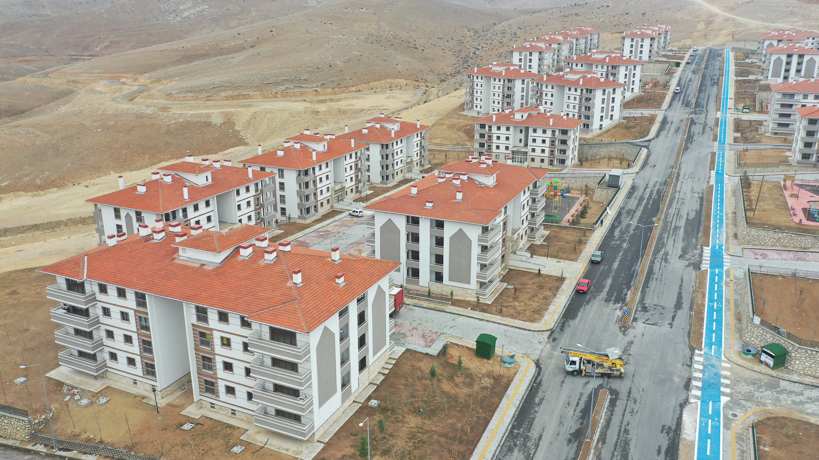 Başkan Altay ve Başkan Pekyatırmacı Ardıçlı TOKİ'de İncelemelerde Bulundu