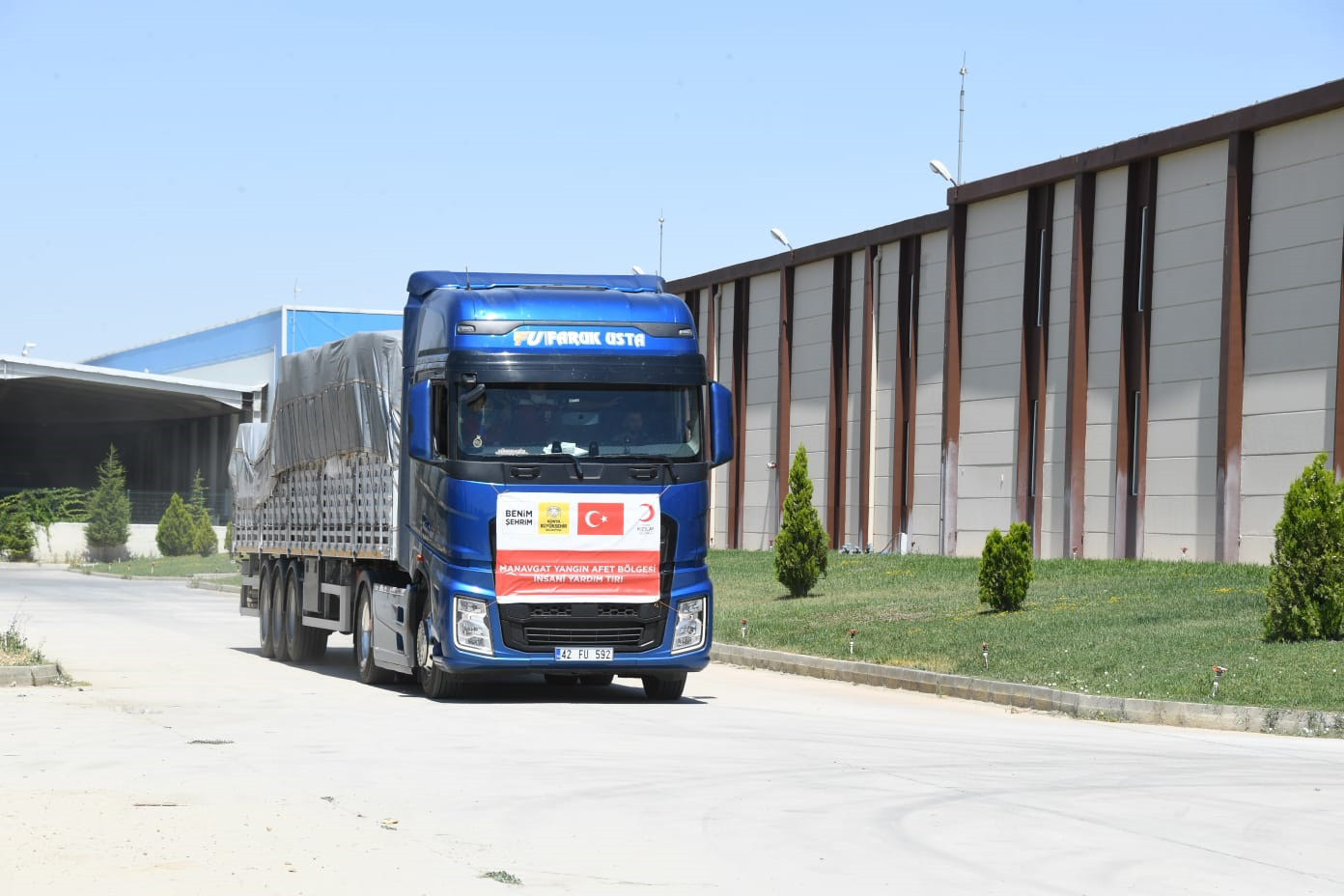 Konya Büyükşehir'den Yangın Bölgesine Yardım Tırı 