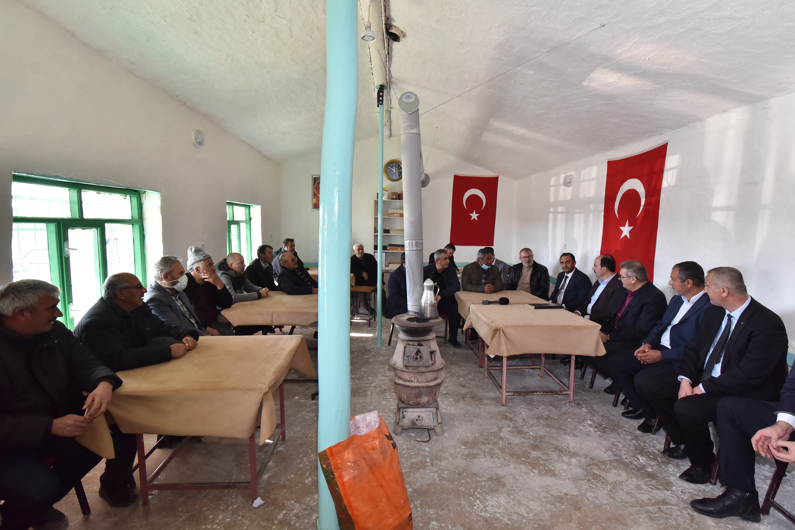 Başkan Altay Çeltik ve Yunak'ın Mahallelerinde Vatandaşlarla Buluştu 