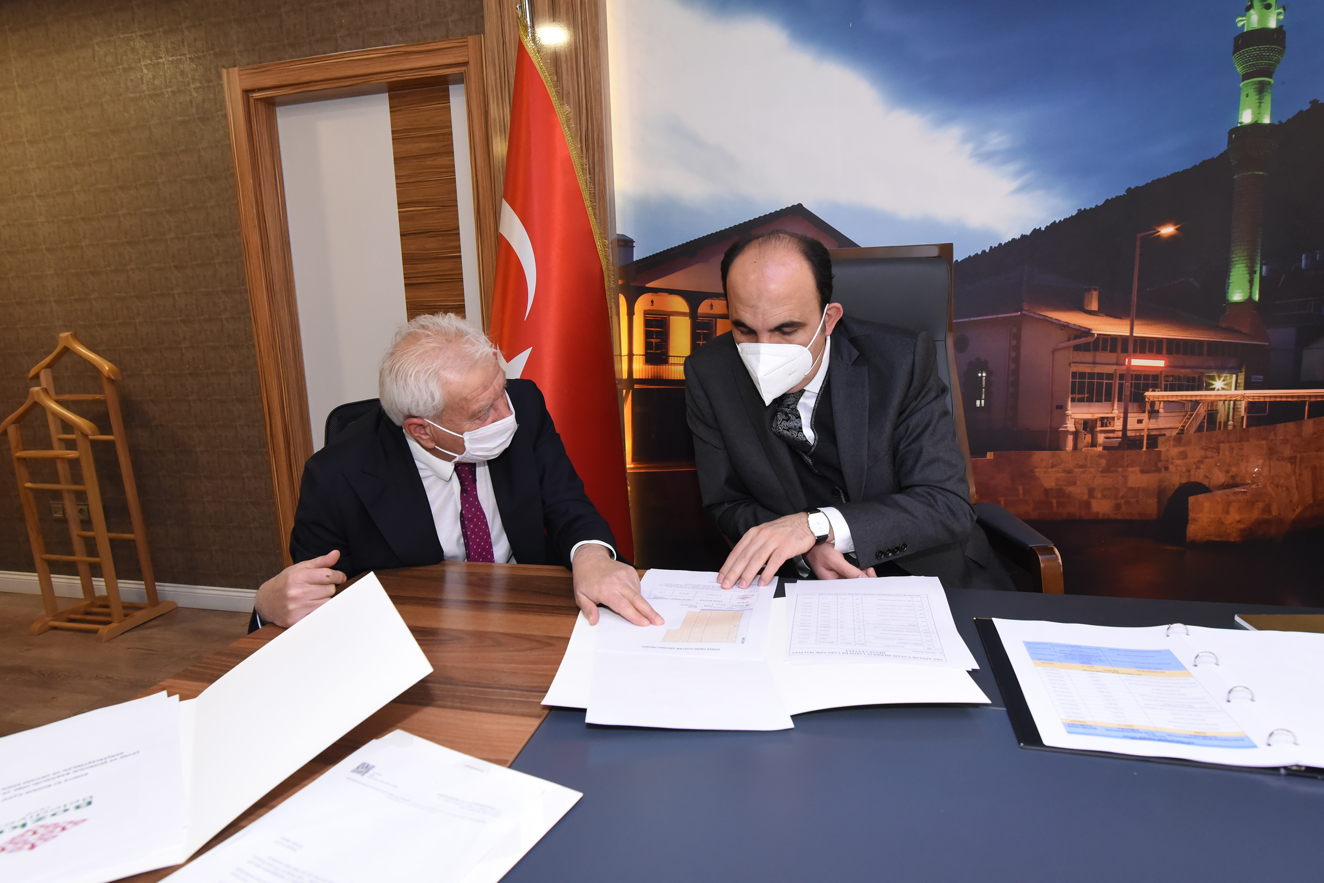 Başkan Altay Hadimli Çiftçilere Sertifikalı Ceviz Fidanı Dağıttı
